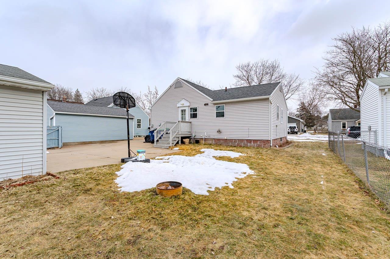 1008 N 9TH AVENUE, Wausau, Wisconsin 54401, 2 Bedrooms Bedrooms, ,1 BathroomBathrooms,Residential,For Sale,1008 N 9TH AVENUE,22601150