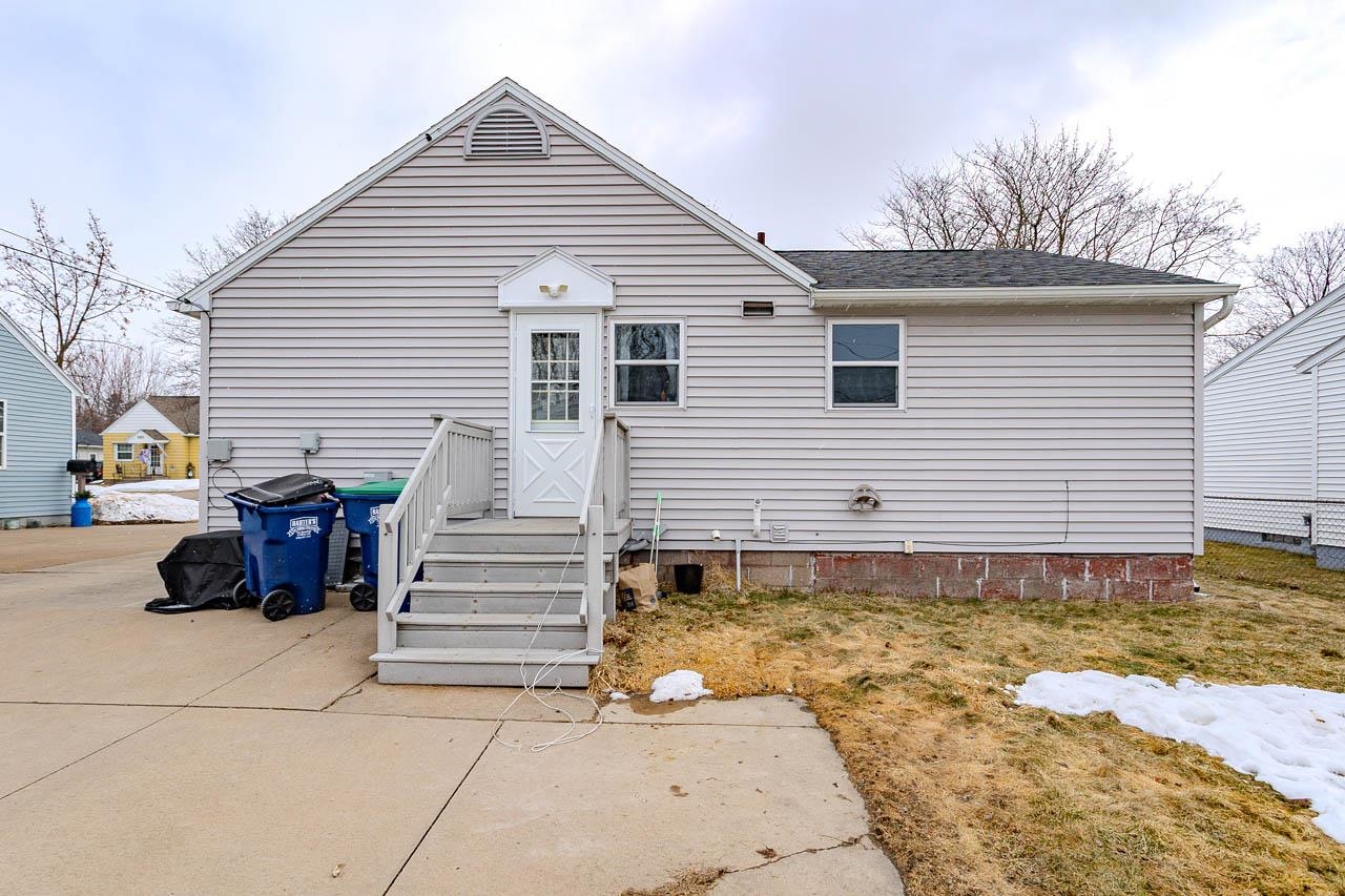 1008 N 9TH AVENUE, Wausau, Wisconsin 54401, 2 Bedrooms Bedrooms, ,1 BathroomBathrooms,Residential,For Sale,1008 N 9TH AVENUE,22601150