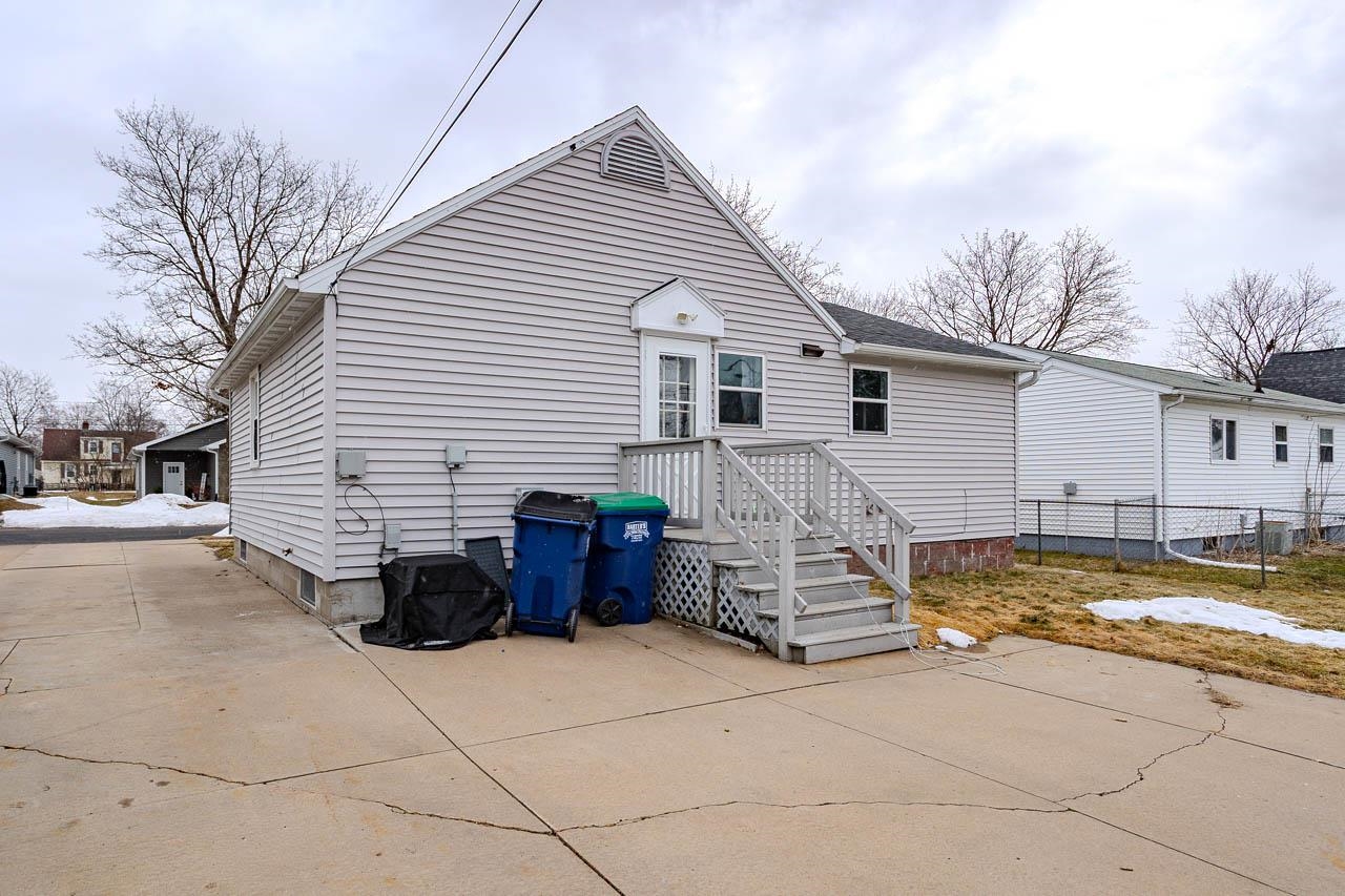 1008 N 9TH AVENUE, Wausau, Wisconsin 54401, 2 Bedrooms Bedrooms, ,1 BathroomBathrooms,Residential,For Sale,1008 N 9TH AVENUE,22601150