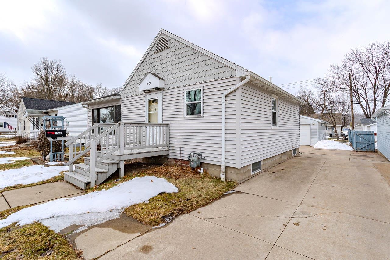 1008 N 9TH AVENUE, Wausau, Wisconsin 54401, 2 Bedrooms Bedrooms, ,1 BathroomBathrooms,Residential,For Sale,1008 N 9TH AVENUE,22601150
