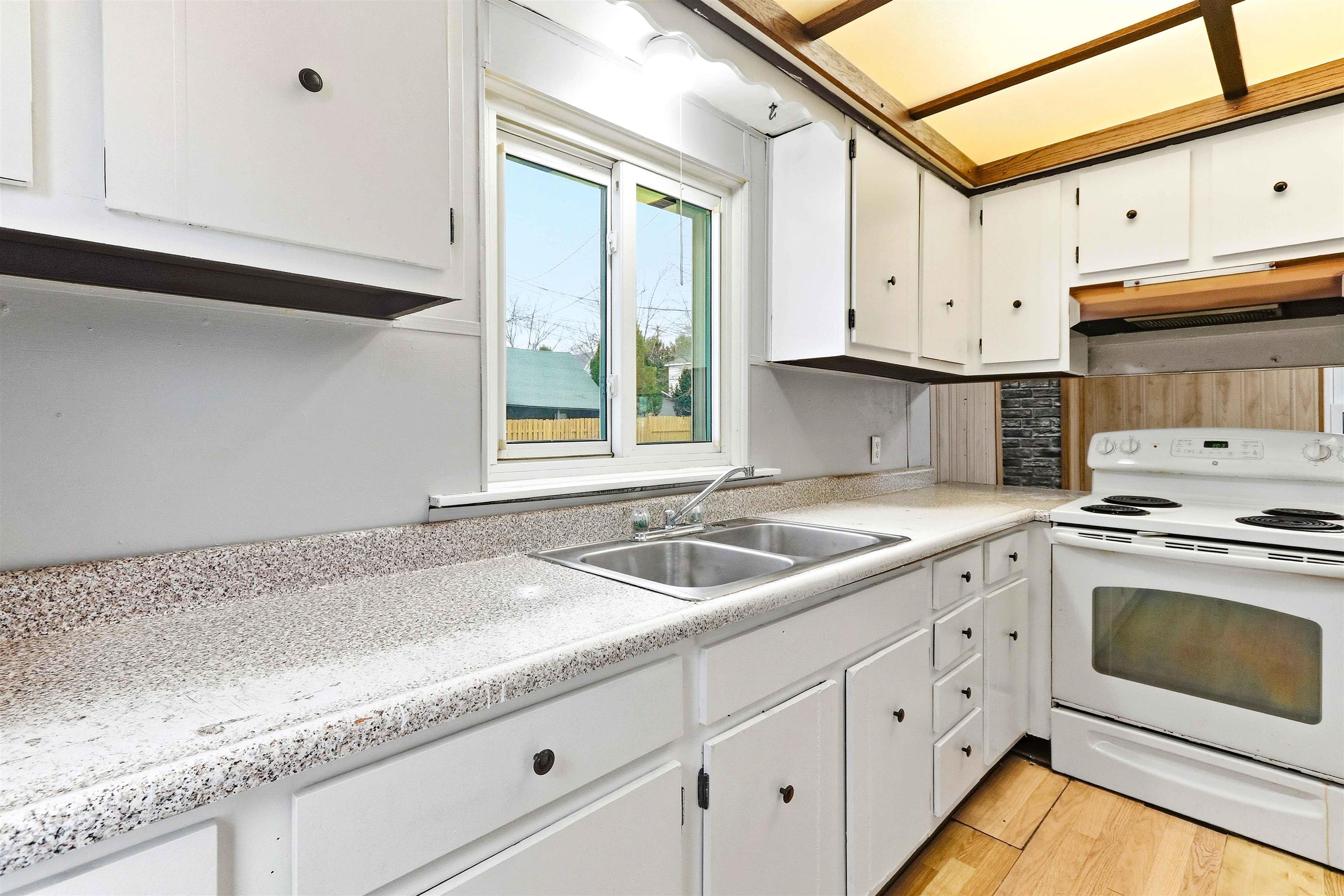 621 AVON STREET, Wisconsin Rapids, Wisconsin 54494, 3 Bedrooms Bedrooms, ,1 BathroomBathrooms,Residential,For Sale,621 AVON STREET,22601167
