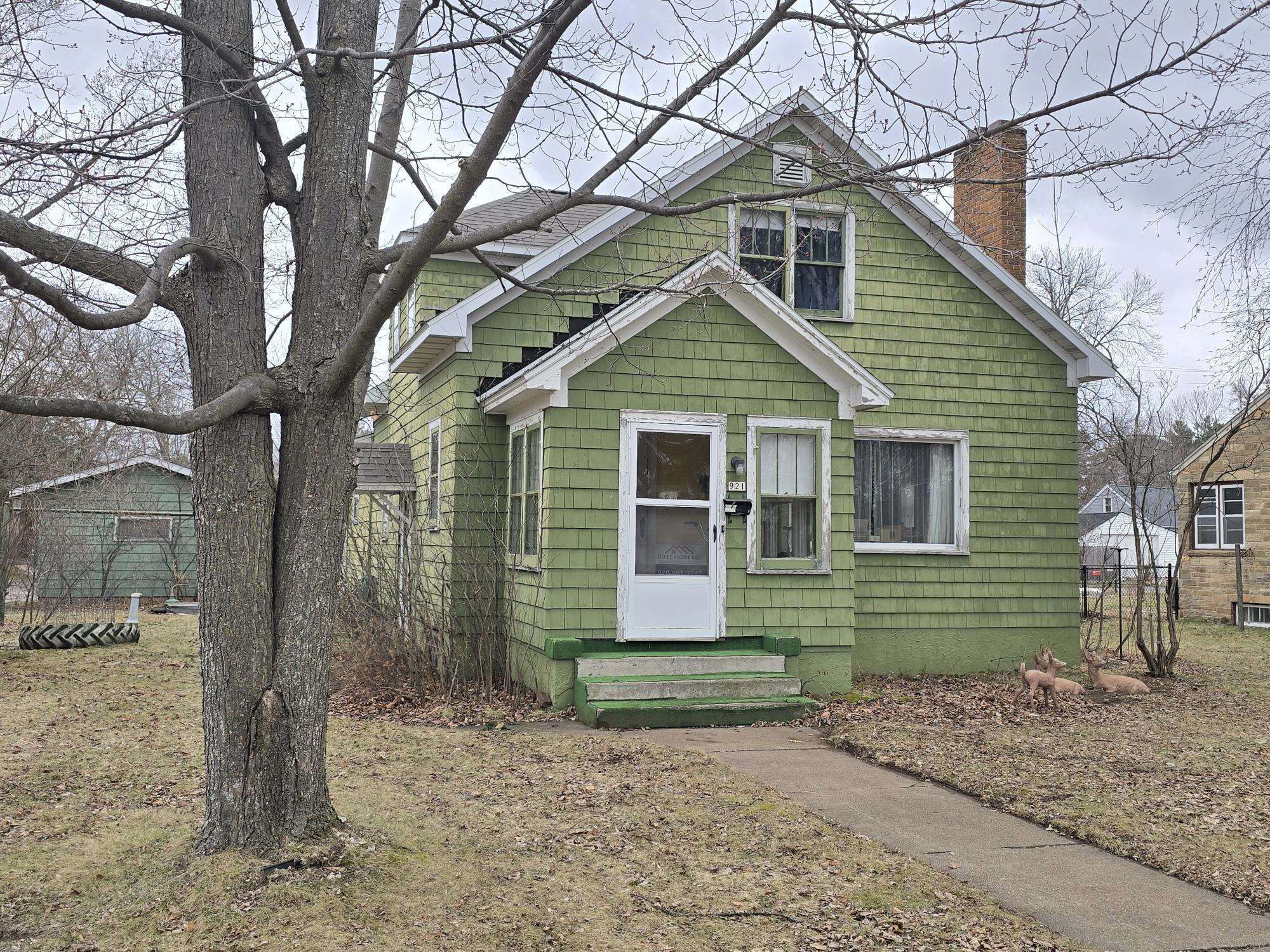 921 WISCONSIN RIVER DRIVE, Port Edwards, Wisconsin 54469, 4 Bedrooms Bedrooms, ,2 BathroomsBathrooms,Residential,For Sale,921 WISCONSIN RIVER DRIVE,22601178