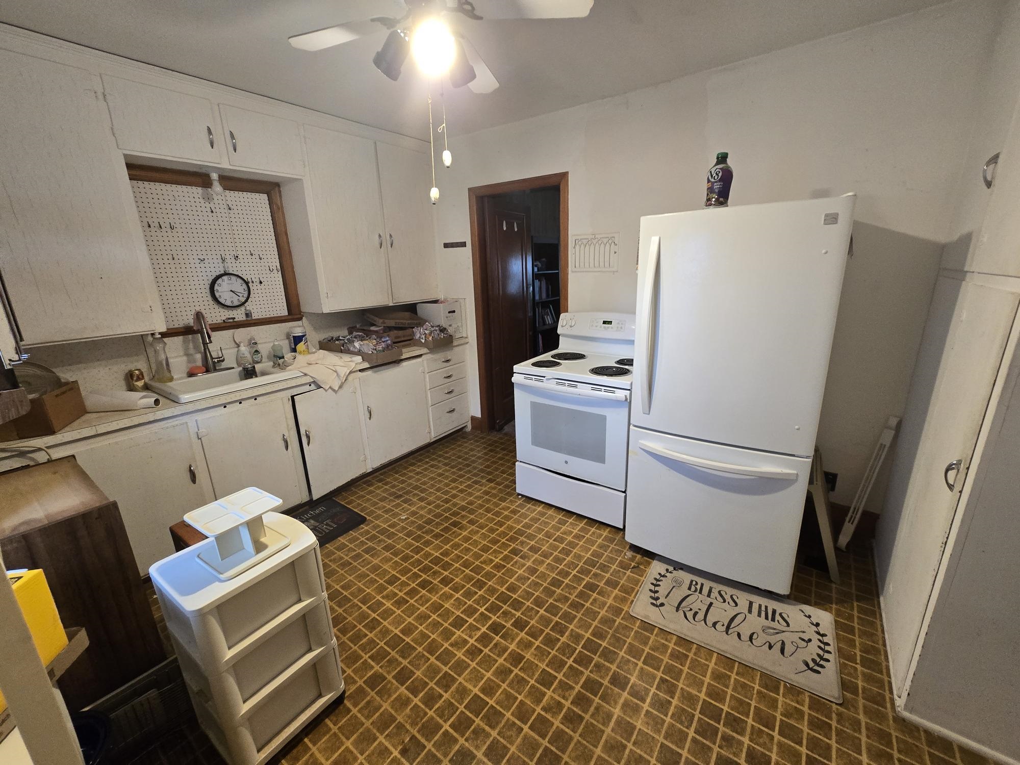 921 WISCONSIN RIVER DRIVE, Port Edwards, Wisconsin 54469, 4 Bedrooms Bedrooms, ,2 BathroomsBathrooms,Residential,For Sale,921 WISCONSIN RIVER DRIVE,22601178