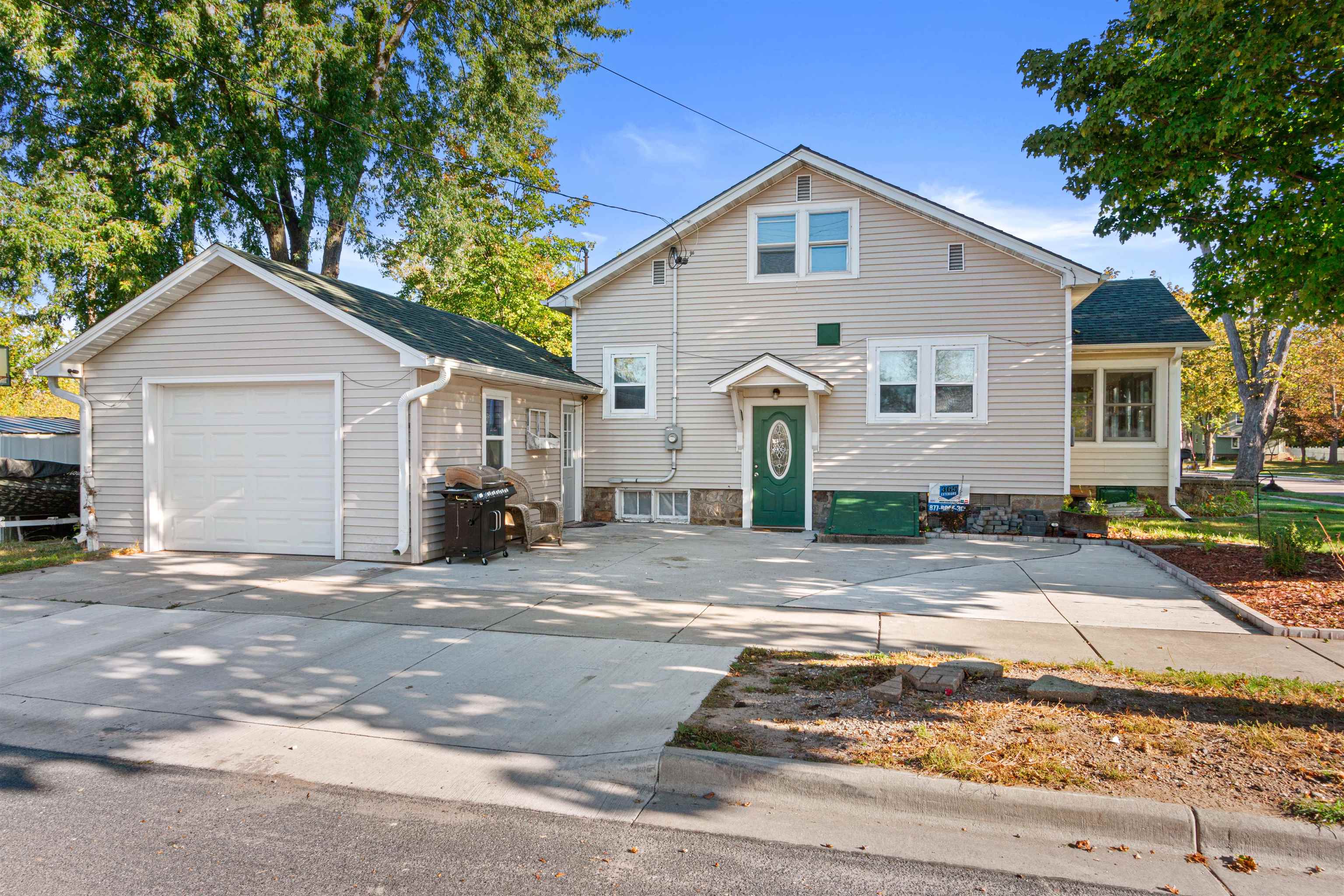 111 3RD STREET, Port Edwards, Wisconsin 54469, 3 Bedrooms Bedrooms, ,1 BathroomBathrooms,Residential,For Sale,111 3RD STREET,22601193