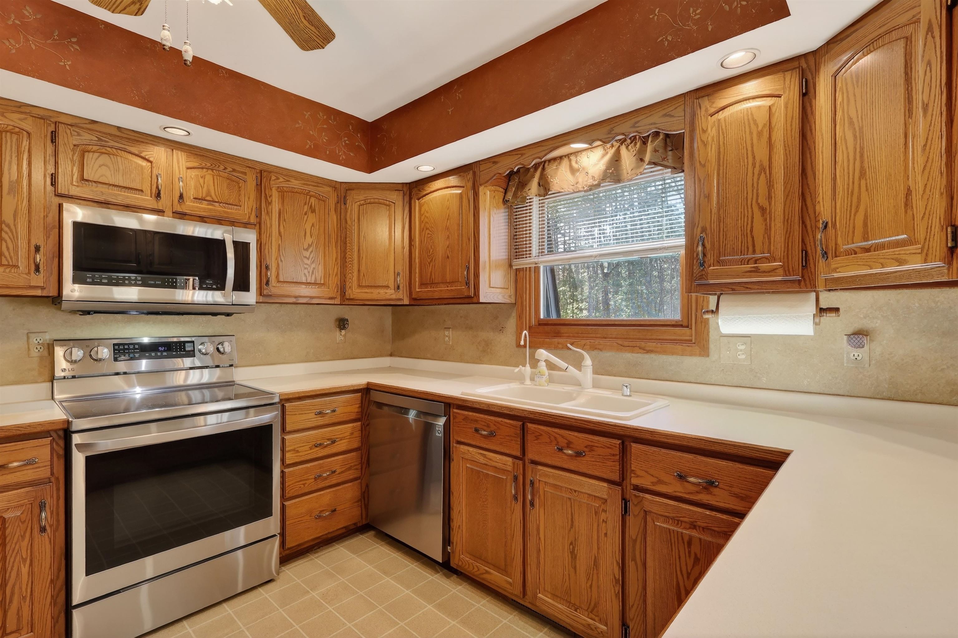 2641 PARKWAY COURT, Wisconsin Rapids, Wisconsin 54494, 4 Bedrooms Bedrooms, ,2 BathroomsBathrooms,Residential,For Sale,2641 PARKWAY COURT,22601214