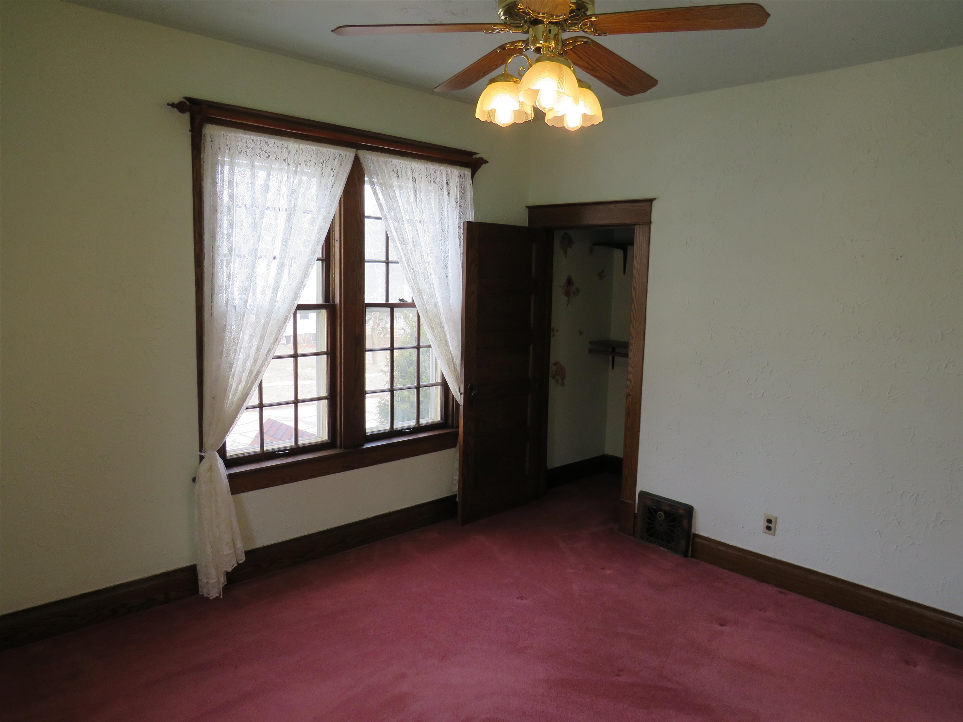 709 1ST AVENUE, Antigo, Wisconsin 54409, 3 Bedrooms Bedrooms, ,1 BathroomBathrooms,Residential,For Sale,709 1ST AVENUE,22601221