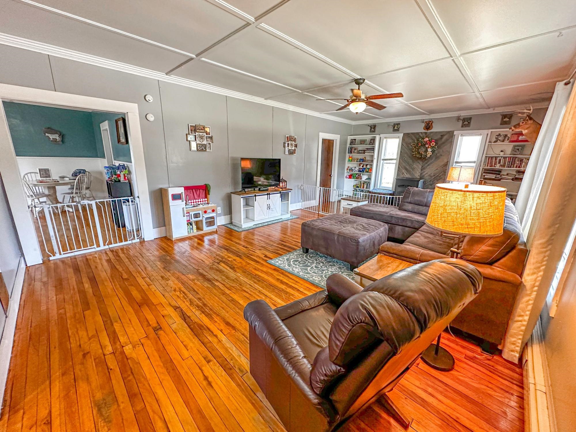 421 N 2ND AVENUE, Park Falls, Wisconsin 54552, 5 Bedrooms Bedrooms, ,2 BathroomsBathrooms,Residential,For Sale,421 N 2ND AVENUE,22601223