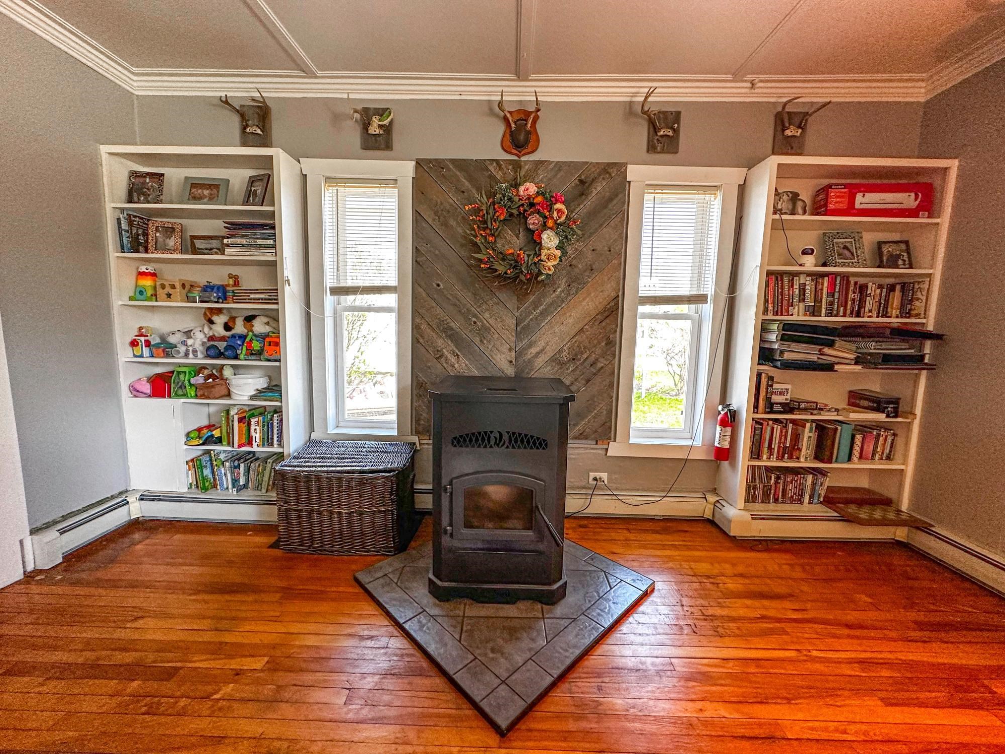 421 N 2ND AVENUE, Park Falls, Wisconsin 54552, 5 Bedrooms Bedrooms, ,2 BathroomsBathrooms,Residential,For Sale,421 N 2ND AVENUE,22601223