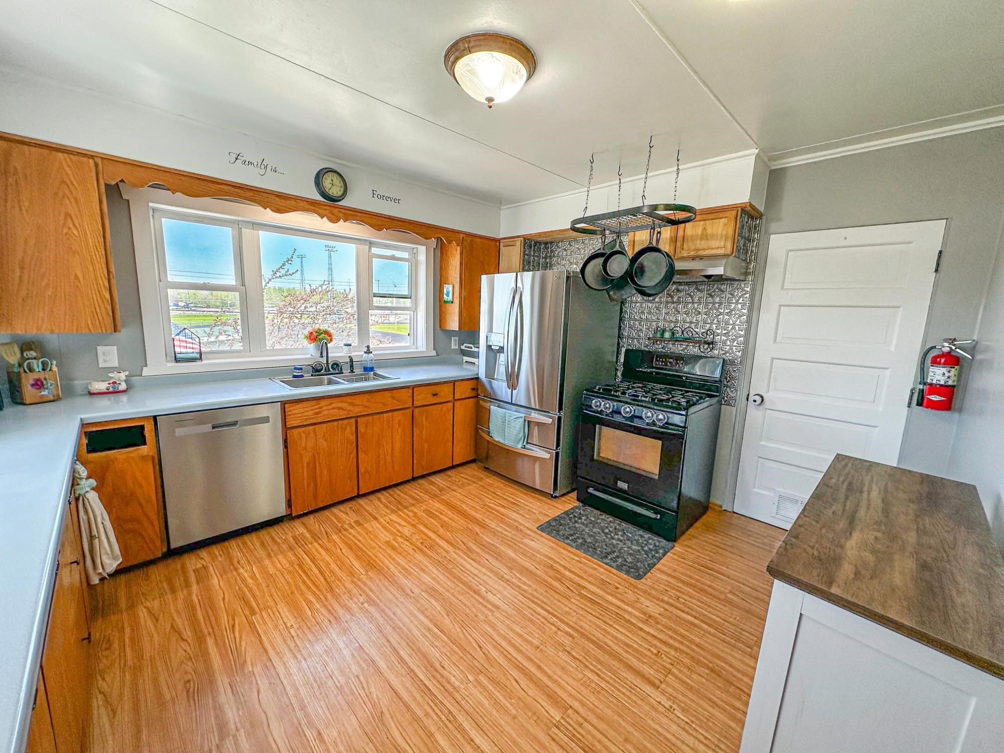 421 N 2ND AVENUE, Park Falls, Wisconsin 54552, 5 Bedrooms Bedrooms, ,2 BathroomsBathrooms,Residential,For Sale,421 N 2ND AVENUE,22601223
