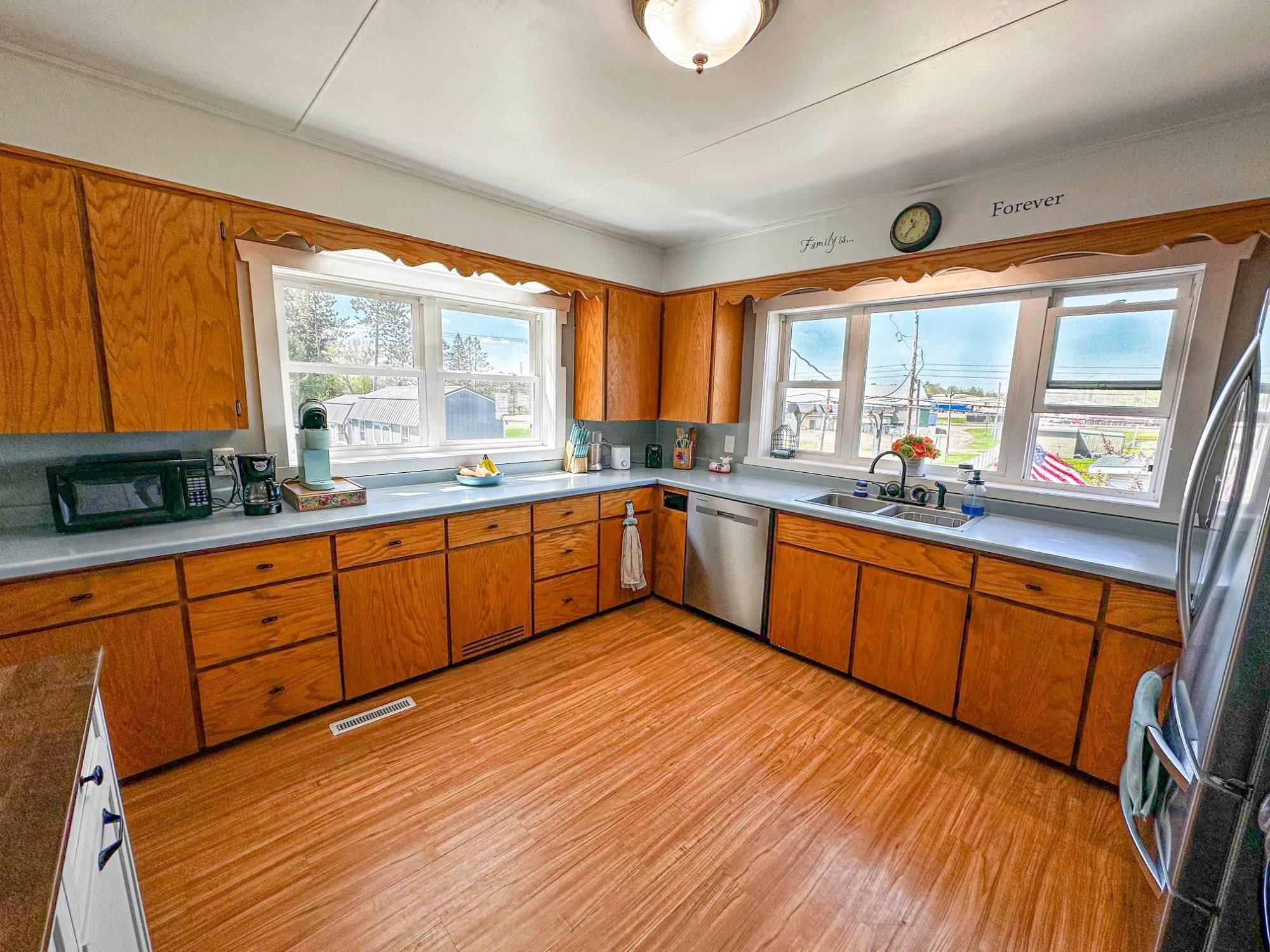421 N 2ND AVENUE, Park Falls, Wisconsin 54552, 5 Bedrooms Bedrooms, ,2 BathroomsBathrooms,Residential,For Sale,421 N 2ND AVENUE,22601223
