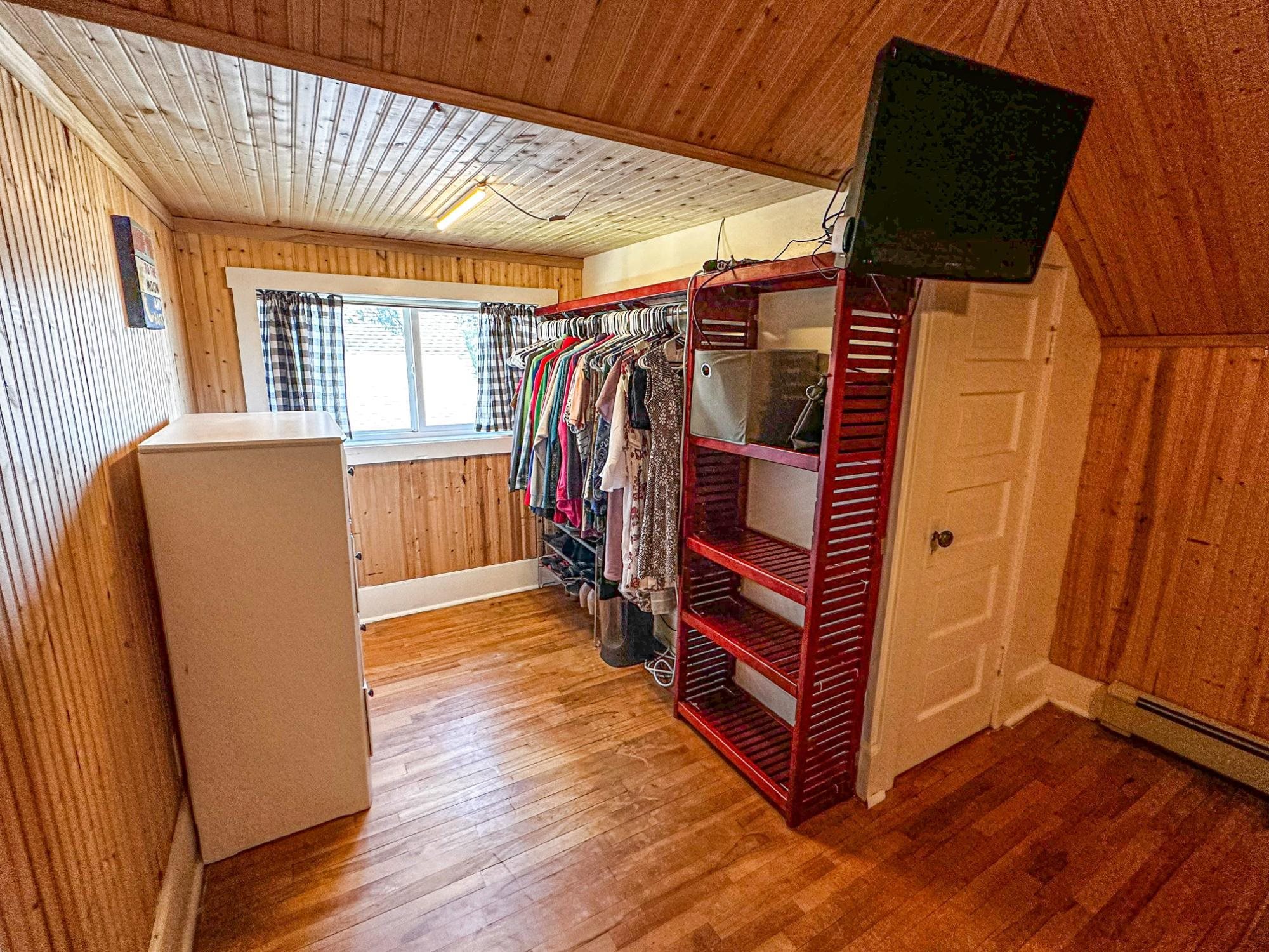 421 N 2ND AVENUE, Park Falls, Wisconsin 54552, 5 Bedrooms Bedrooms, ,2 BathroomsBathrooms,Residential,For Sale,421 N 2ND AVENUE,22601223