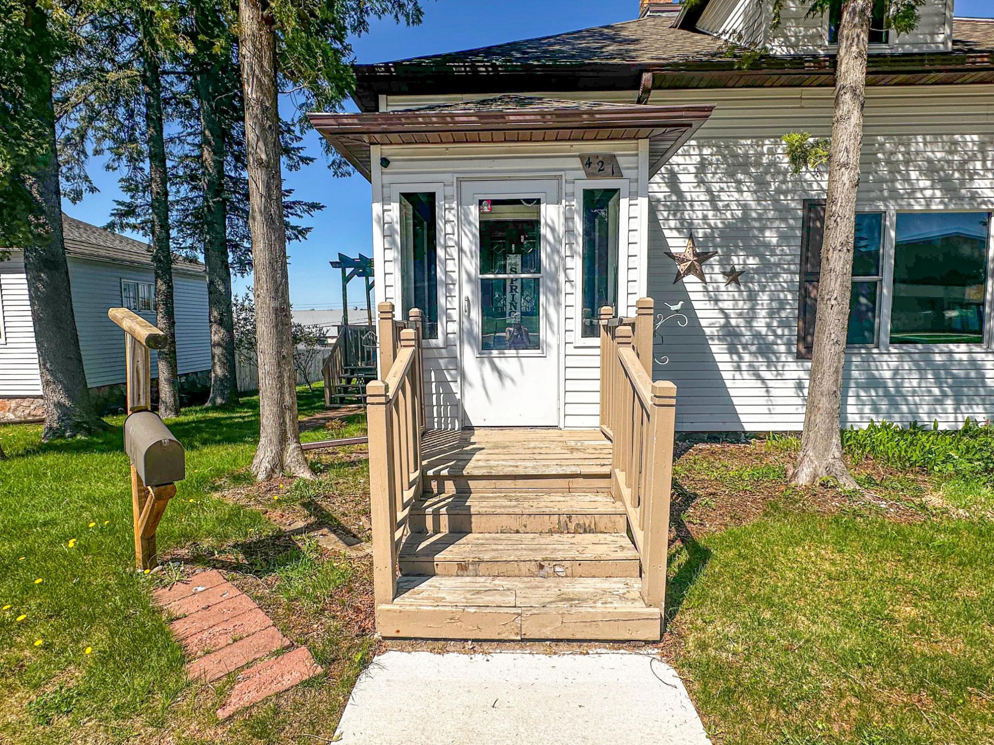 421 N 2ND AVENUE, Park Falls, Wisconsin 54552, 5 Bedrooms Bedrooms, ,2 BathroomsBathrooms,Residential,For Sale,421 N 2ND AVENUE,22601223