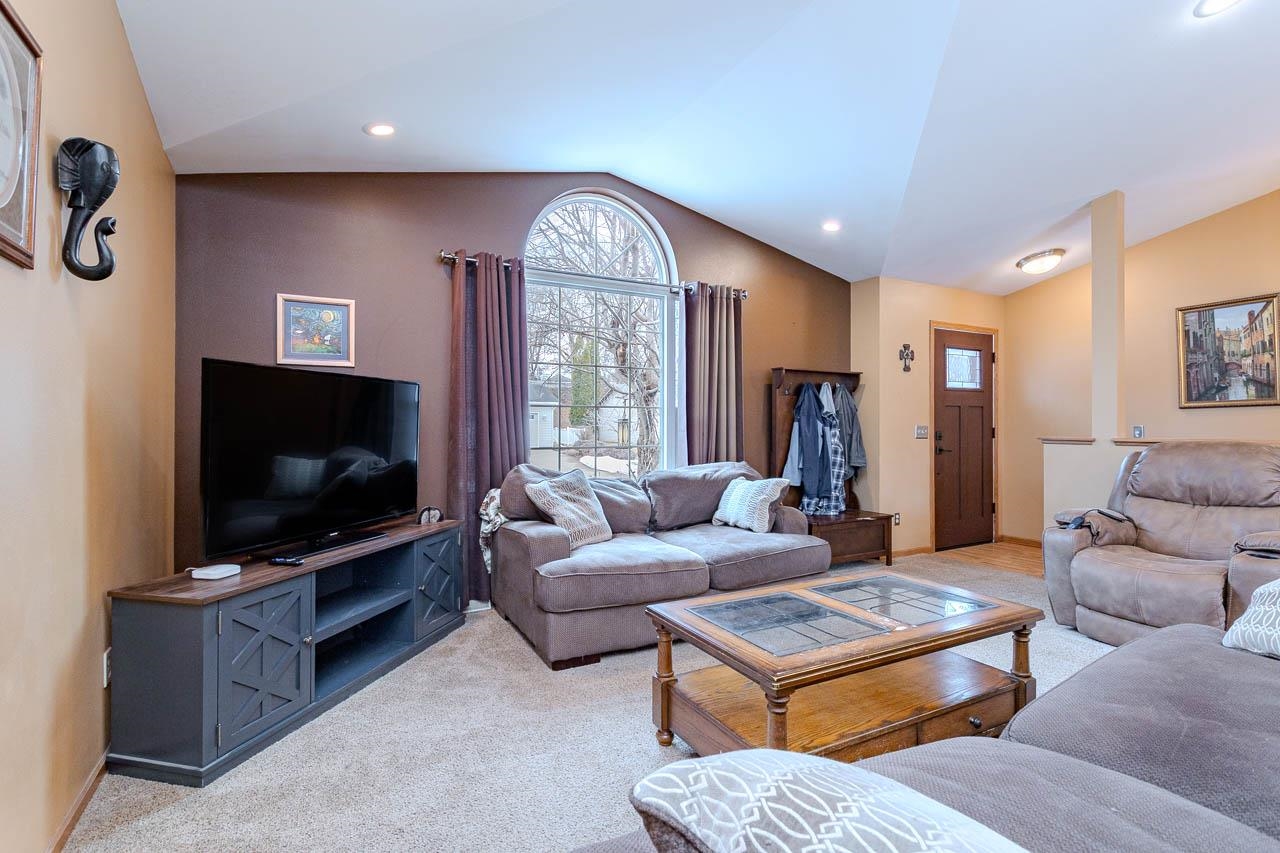 210 PEGGY LANE, Rothschild, Wisconsin 54474, 3 Bedrooms Bedrooms, ,3 BathroomsBathrooms,Residential,For Sale,210 PEGGY LANE,22601238