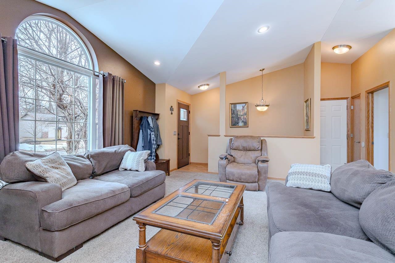 210 PEGGY LANE, Rothschild, Wisconsin 54474, 3 Bedrooms Bedrooms, ,3 BathroomsBathrooms,Residential,For Sale,210 PEGGY LANE,22601238