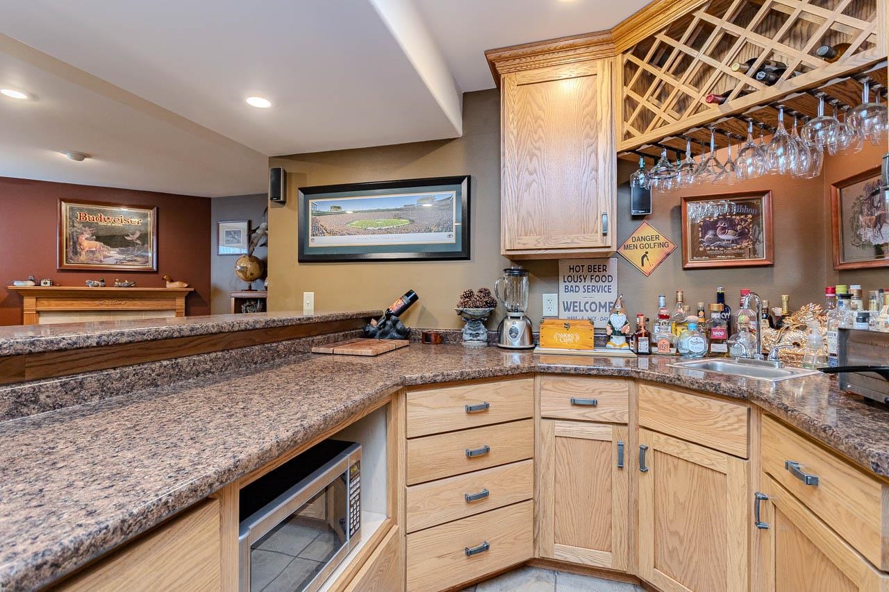 210 PEGGY LANE, Rothschild, Wisconsin 54474, 3 Bedrooms Bedrooms, ,3 BathroomsBathrooms,Residential,For Sale,210 PEGGY LANE,22601238