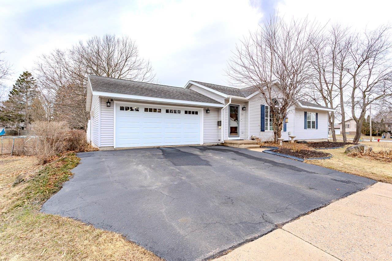 210 PEGGY LANE, Rothschild, Wisconsin 54474, 3 Bedrooms Bedrooms, ,3 BathroomsBathrooms,Residential,For Sale,210 PEGGY LANE,22601238