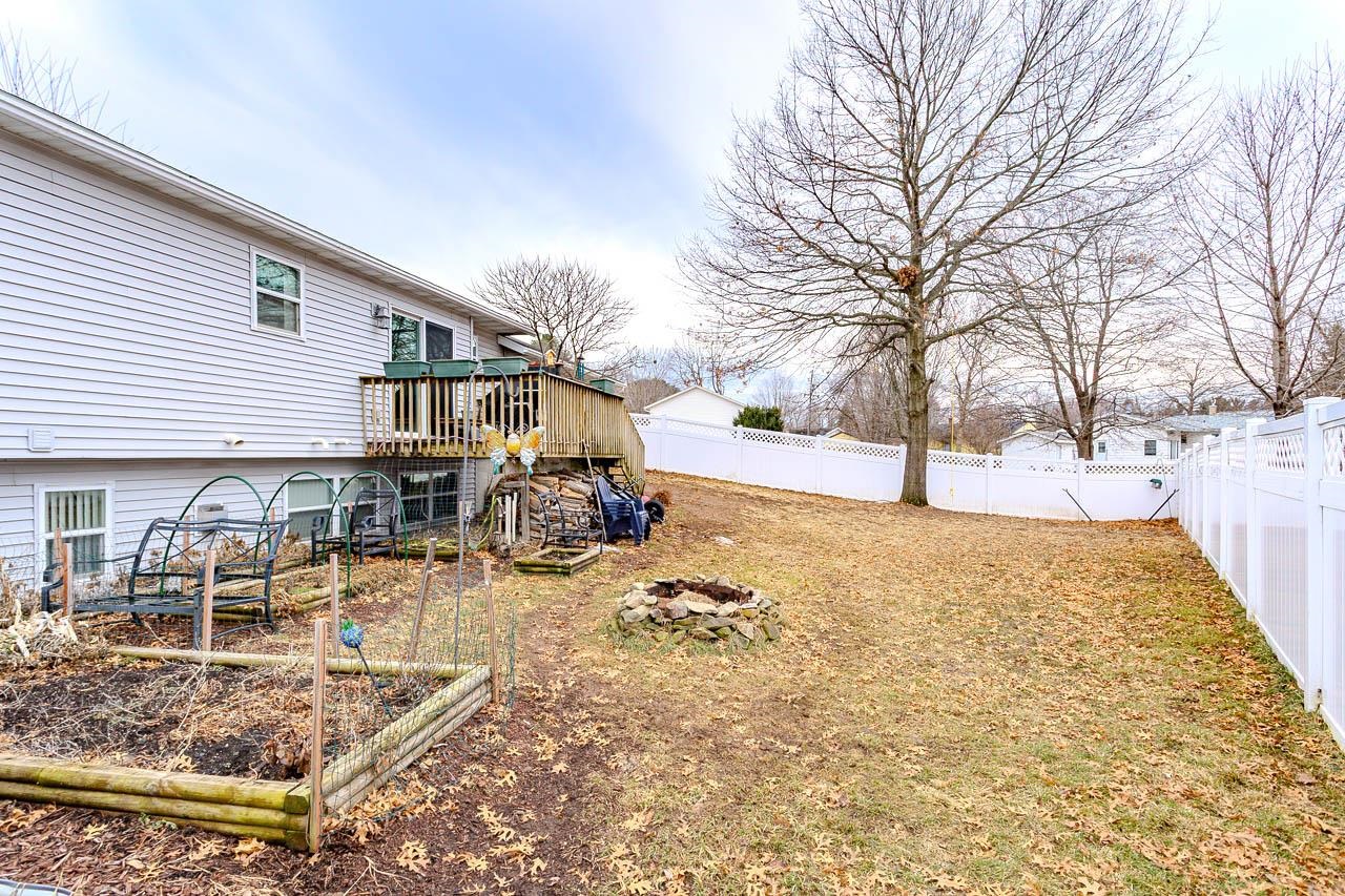 210 PEGGY LANE, Rothschild, Wisconsin 54474, 3 Bedrooms Bedrooms, ,3 BathroomsBathrooms,Residential,For Sale,210 PEGGY LANE,22601238