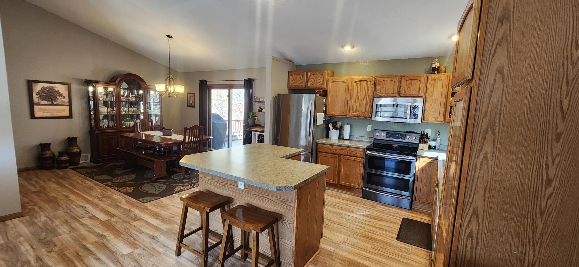 1606 MEADOWVIEW ROAD, Wausau, Wisconsin 54403, 3 Bedrooms Bedrooms, ,3 BathroomsBathrooms,Residential,For Sale,1606 MEADOWVIEW ROAD,22601239