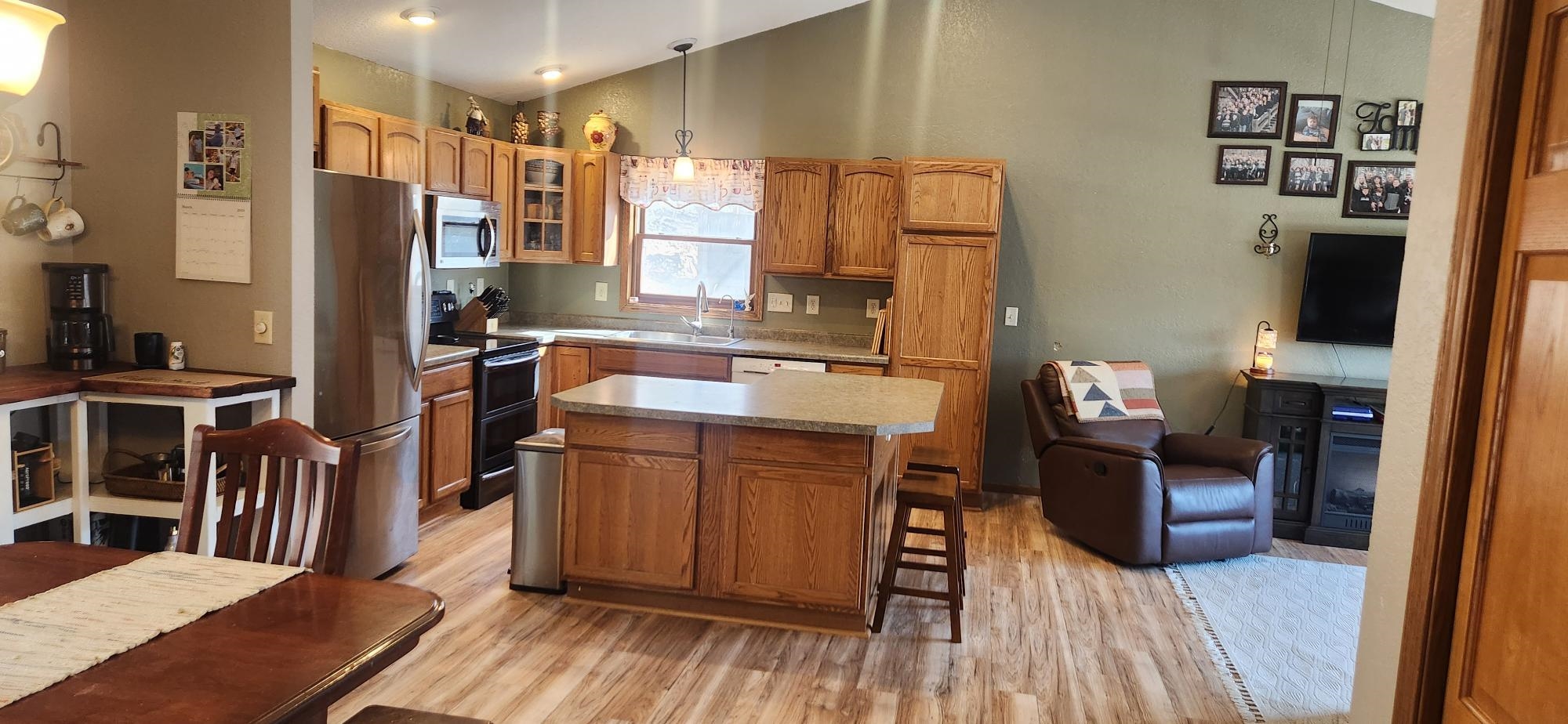 1606 MEADOWVIEW ROAD, Wausau, Wisconsin 54403, 3 Bedrooms Bedrooms, ,3 BathroomsBathrooms,Residential,For Sale,1606 MEADOWVIEW ROAD,22601239