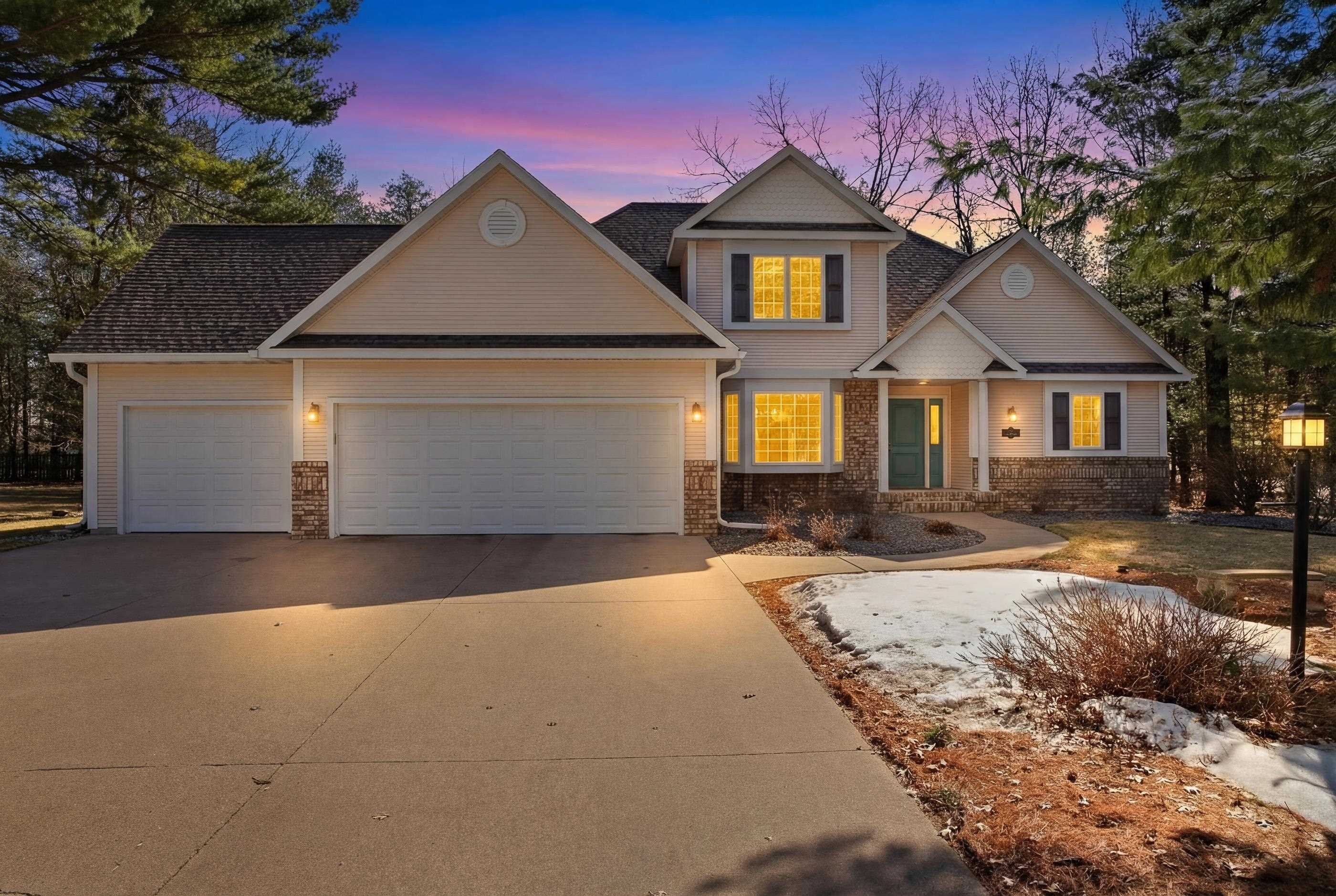 3241 PARKWOOD DRIVE, Stevens Point, Wisconsin 54481, 3 Bedrooms Bedrooms, ,2 BathroomsBathrooms,Residential,For Sale,3241 PARKWOOD DRIVE,22601244