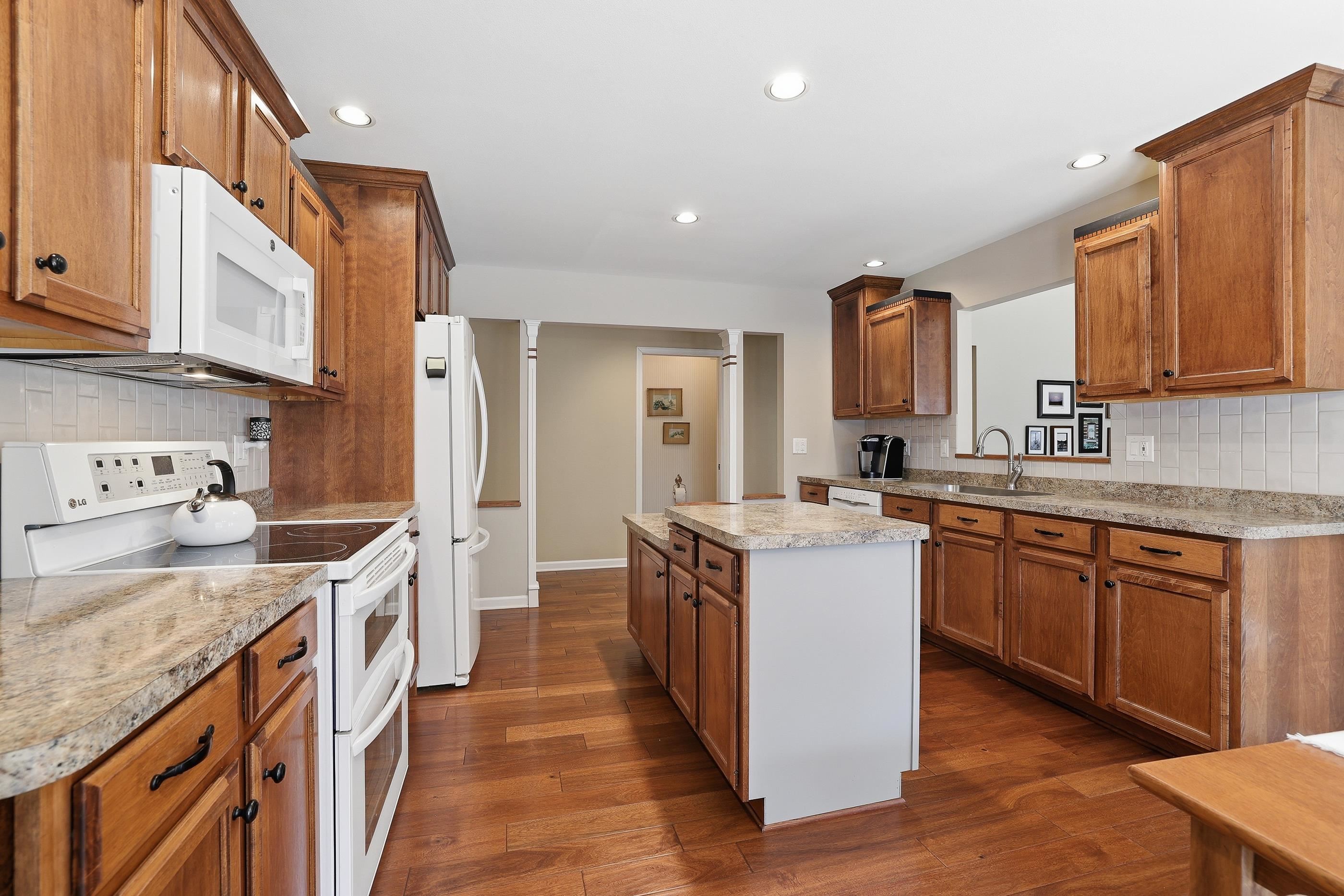 3241 PARKWOOD DRIVE, Stevens Point, Wisconsin 54481, 3 Bedrooms Bedrooms, ,2 BathroomsBathrooms,Residential,For Sale,3241 PARKWOOD DRIVE,22601244