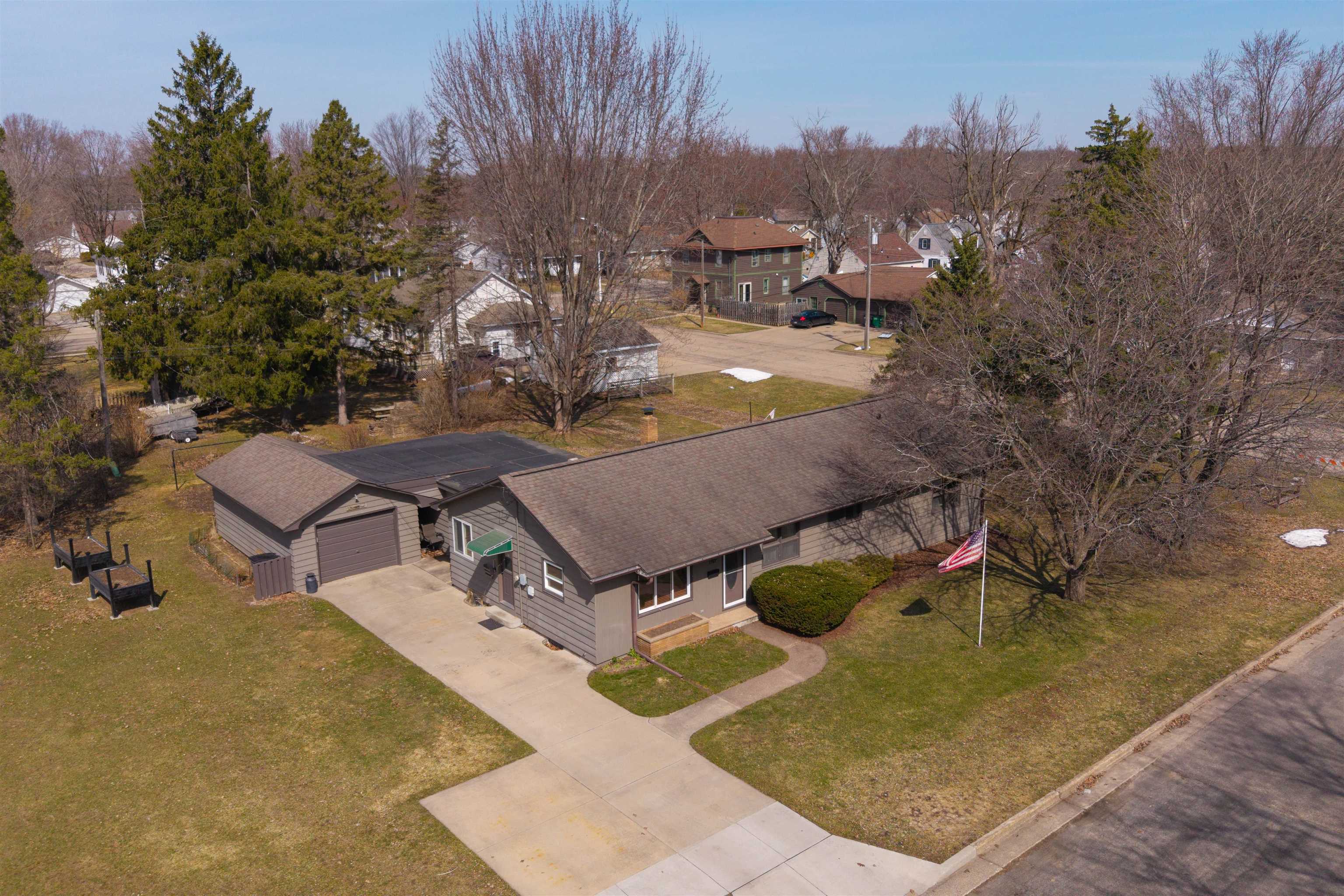 1761 2ND STREET NORTH, Wisconsin Rapids, Wisconsin 54494, 4 Bedrooms Bedrooms, ,3 BathroomsBathrooms,Residential,For Sale,1761 2ND STREET NORTH,22601245