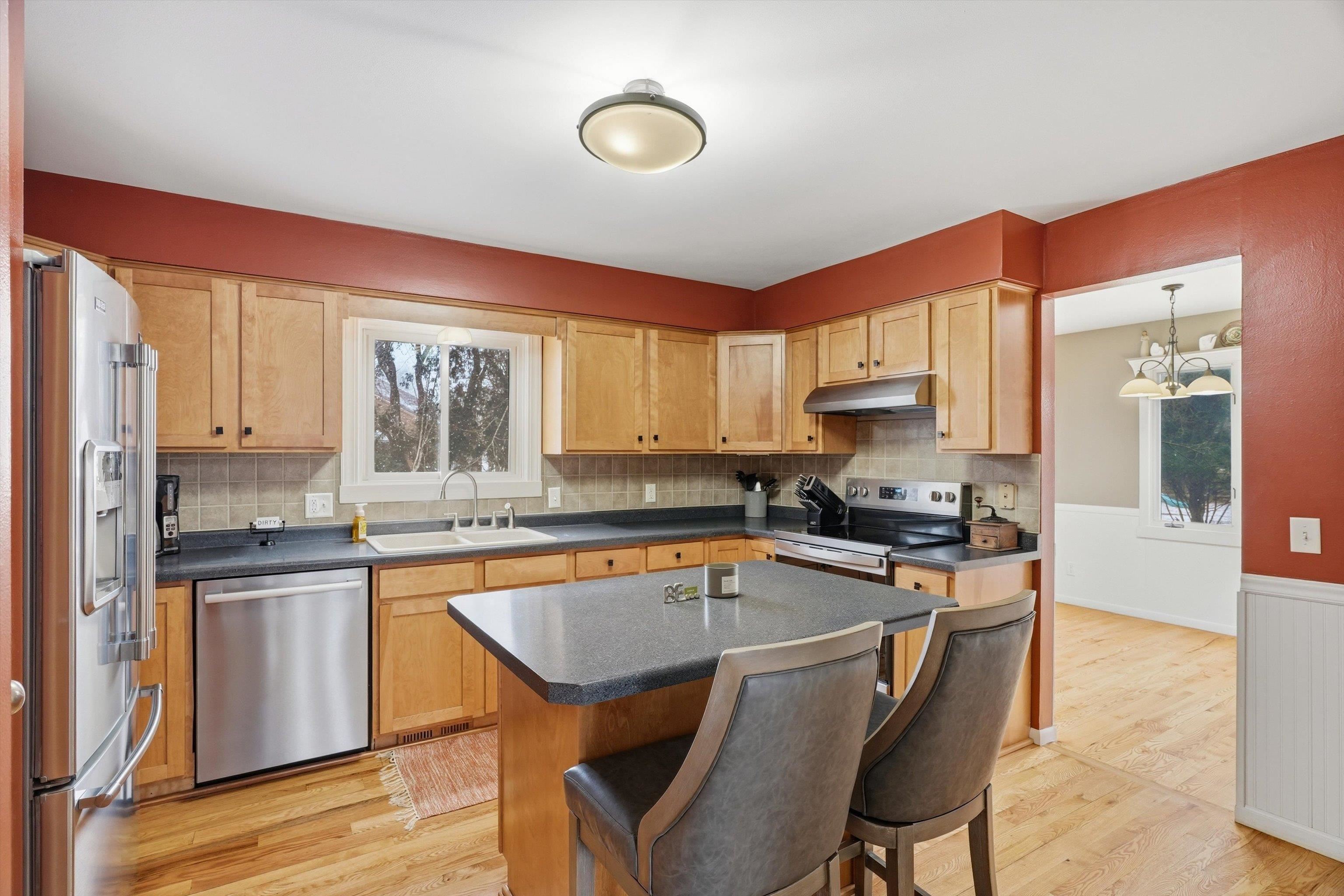 1611 N BROADWAY AVENUE, Marshfield, Wisconsin 54449, 4 Bedrooms Bedrooms, ,2 BathroomsBathrooms,Residential,For Sale,1611 N BROADWAY AVENUE,22601246