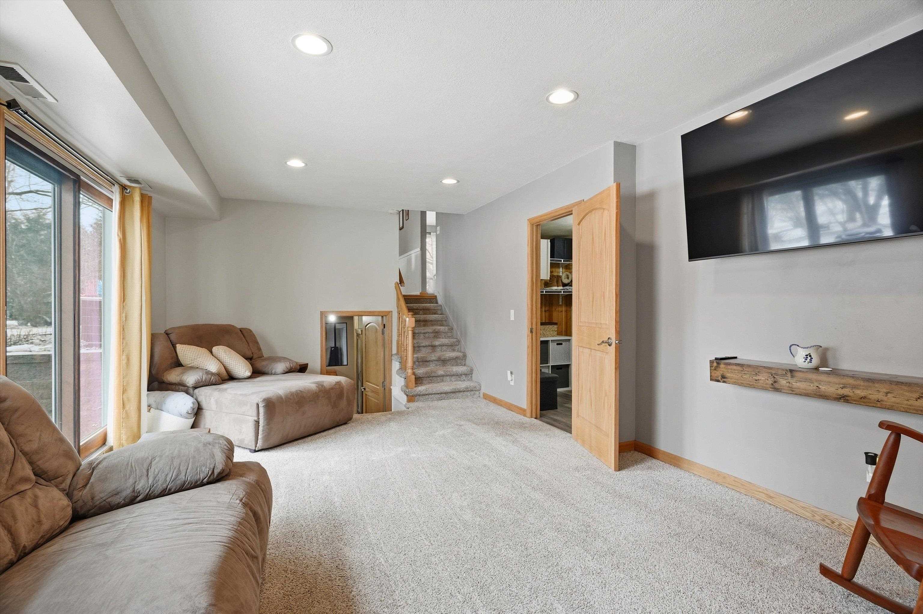 1611 N BROADWAY AVENUE, Marshfield, Wisconsin 54449, 4 Bedrooms Bedrooms, ,2 BathroomsBathrooms,Residential,For Sale,1611 N BROADWAY AVENUE,22601246