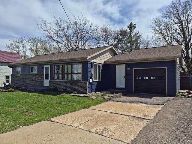 820 WESTERN STREET, Marshfield, Wisconsin 54449, 3 Bedrooms Bedrooms, ,1 BathroomBathrooms,Residential,For Sale,820 WESTERN STREET,22601248