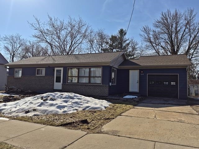 820 WESTERN STREET, Marshfield, Wisconsin 54449, 3 Bedrooms Bedrooms, ,1 BathroomBathrooms,Residential,For Sale,820 WESTERN STREET,22601248