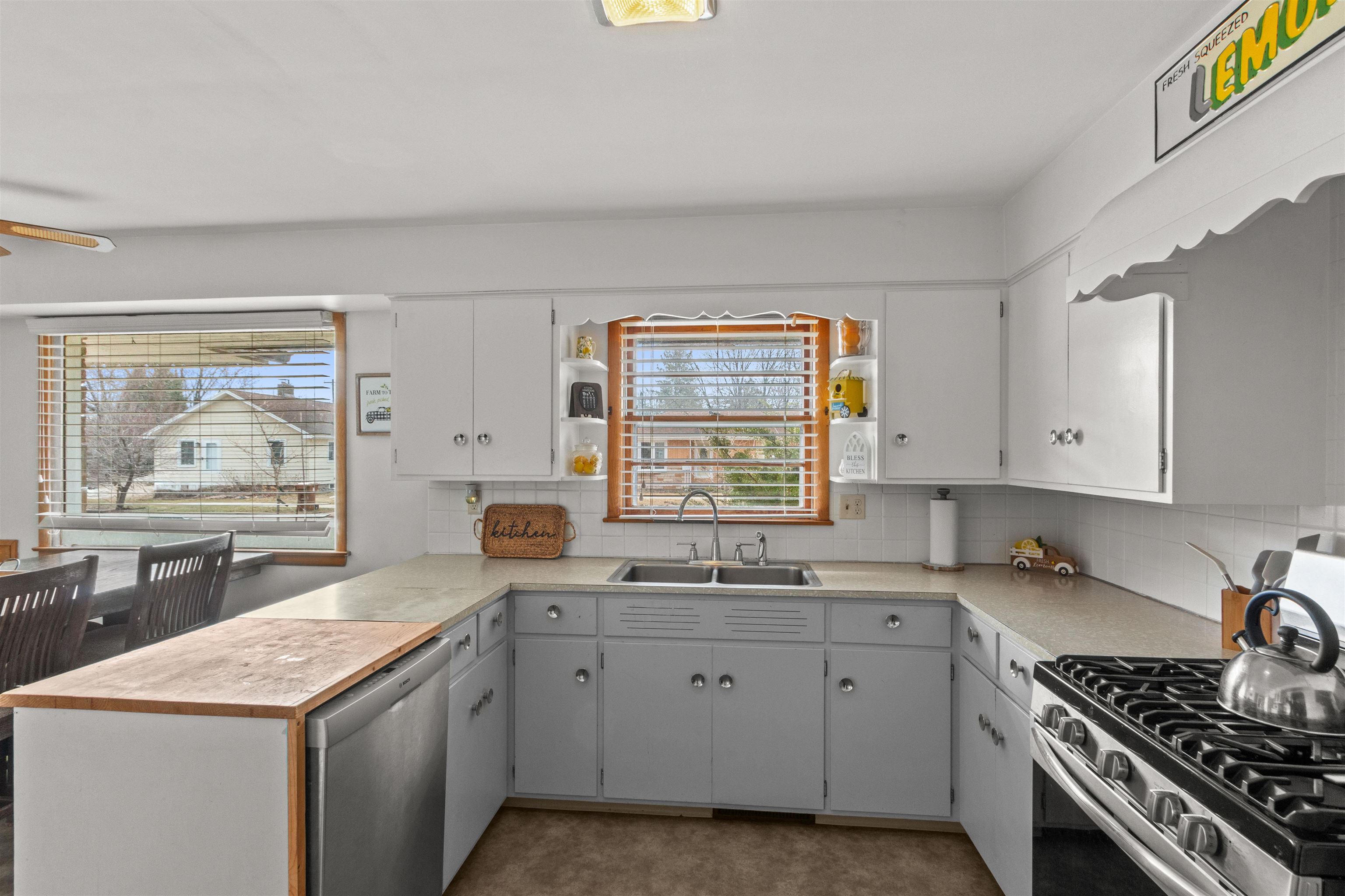 516 SIXTH AVENUE, Stevens Point, Wisconsin 54481, 3 Bedrooms Bedrooms, ,1 BathroomBathrooms,Residential,For Sale,516 SIXTH AVENUE,22601252