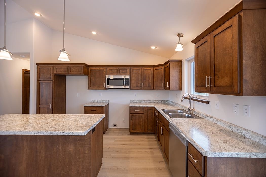 2200 S COTTONWOOD AVENUE, Marshfield, Wisconsin 54449, 3 Bedrooms Bedrooms, ,2 BathroomsBathrooms,Residential,For Sale,2200 S COTTONWOOD AVENUE,22601255