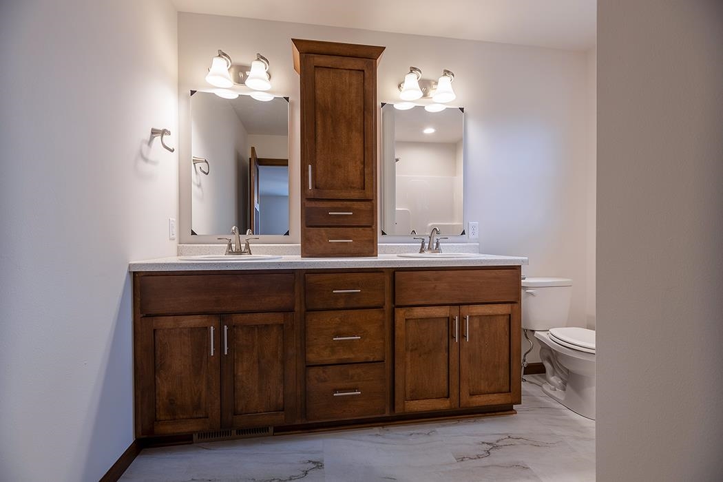 2200 S COTTONWOOD AVENUE, Marshfield, Wisconsin 54449, 3 Bedrooms Bedrooms, ,2 BathroomsBathrooms,Residential,For Sale,2200 S COTTONWOOD AVENUE,22601255