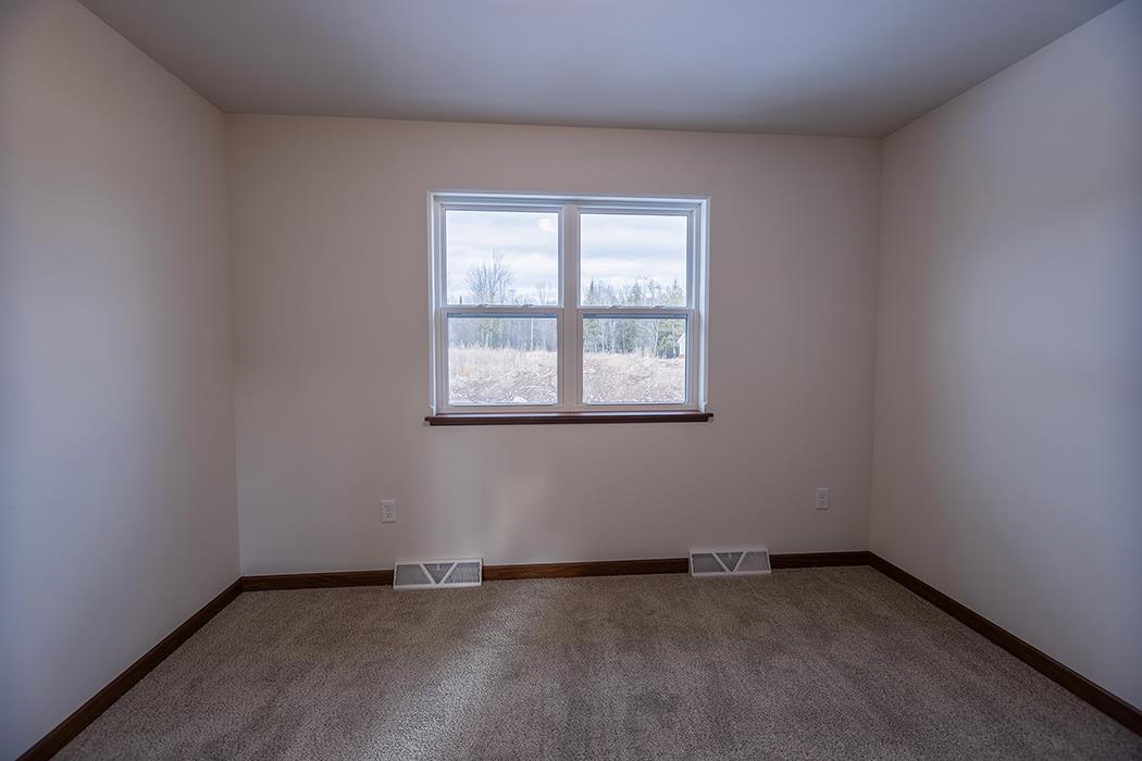 2200 S COTTONWOOD AVENUE, Marshfield, Wisconsin 54449, 3 Bedrooms Bedrooms, ,2 BathroomsBathrooms,Residential,For Sale,2200 S COTTONWOOD AVENUE,22601255