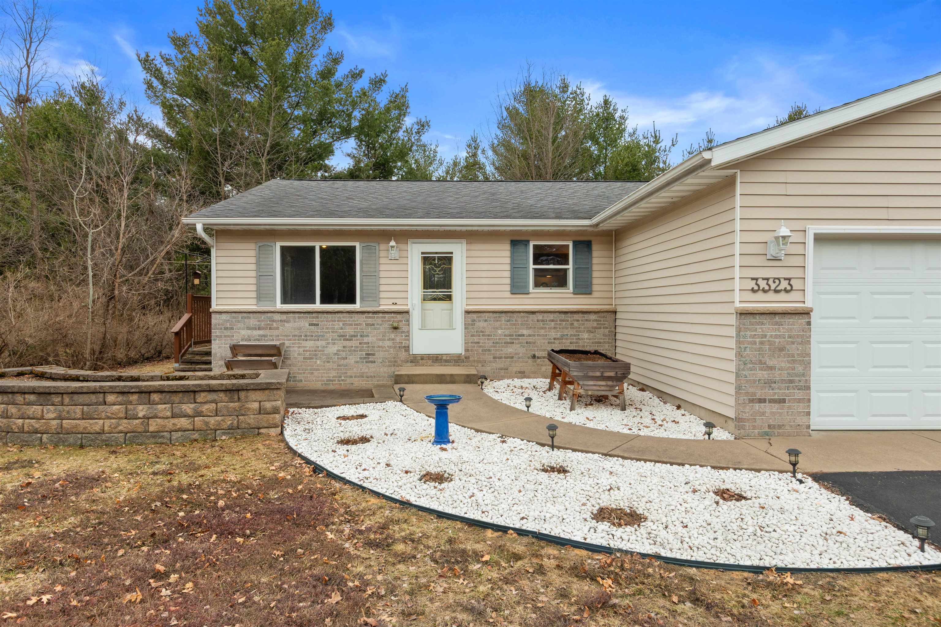 3323 ROSEWOOD DRIVE, Plover, Wisconsin 54467, 3 Bedrooms Bedrooms, ,2 BathroomsBathrooms,Residential,For Sale,3323 ROSEWOOD DRIVE,22601260