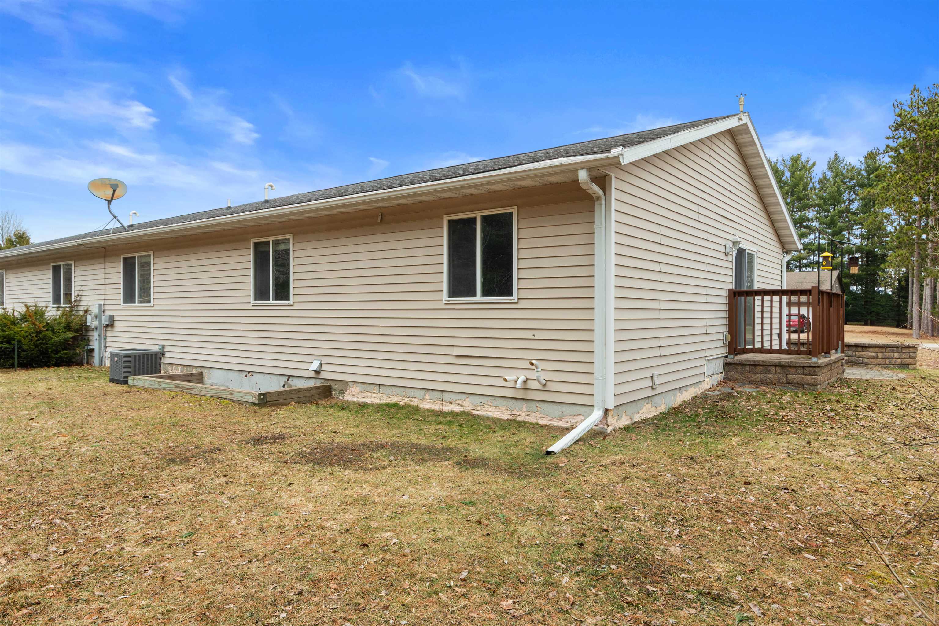 3323 ROSEWOOD DRIVE, Plover, Wisconsin 54467, 3 Bedrooms Bedrooms, ,2 BathroomsBathrooms,Residential,For Sale,3323 ROSEWOOD DRIVE,22601260