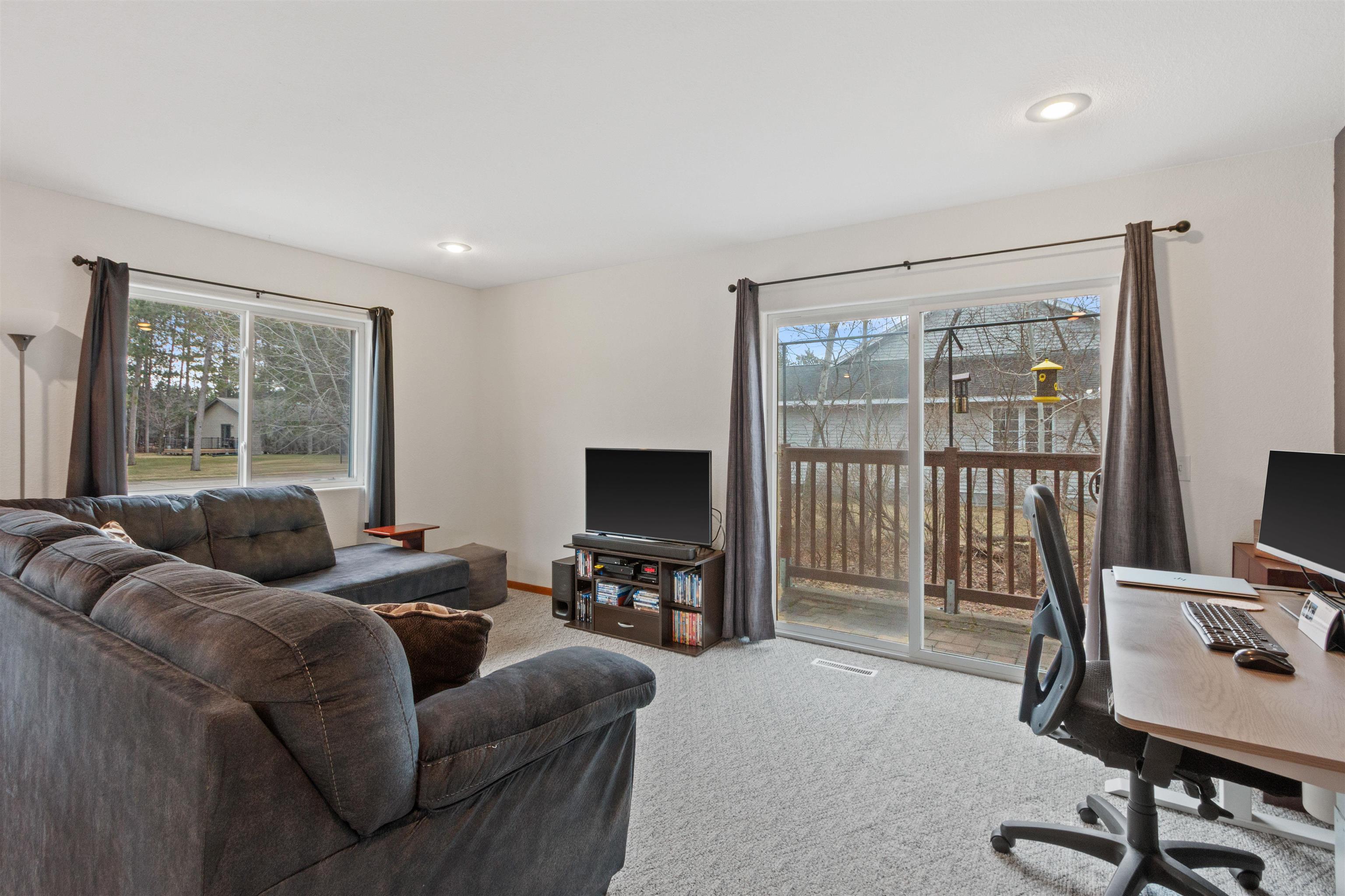 3323 ROSEWOOD DRIVE, Plover, Wisconsin 54467, 3 Bedrooms Bedrooms, ,2 BathroomsBathrooms,Residential,For Sale,3323 ROSEWOOD DRIVE,22601260