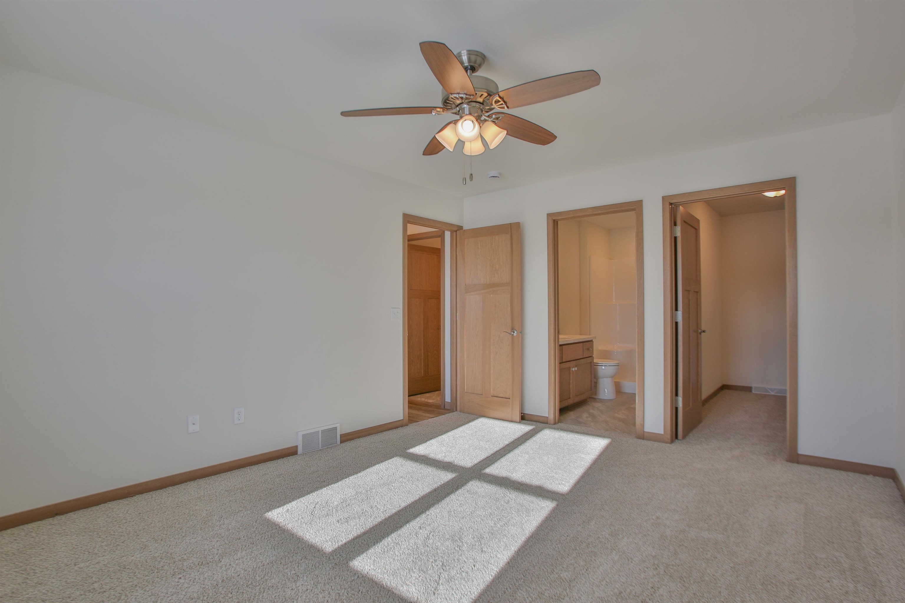 2107 S IRONWOOD AVENUE, Marshfield, Wisconsin 54449, 3 Bedrooms Bedrooms, ,2 BathroomsBathrooms,Residential,For Sale,2107 S IRONWOOD AVENUE,22601261