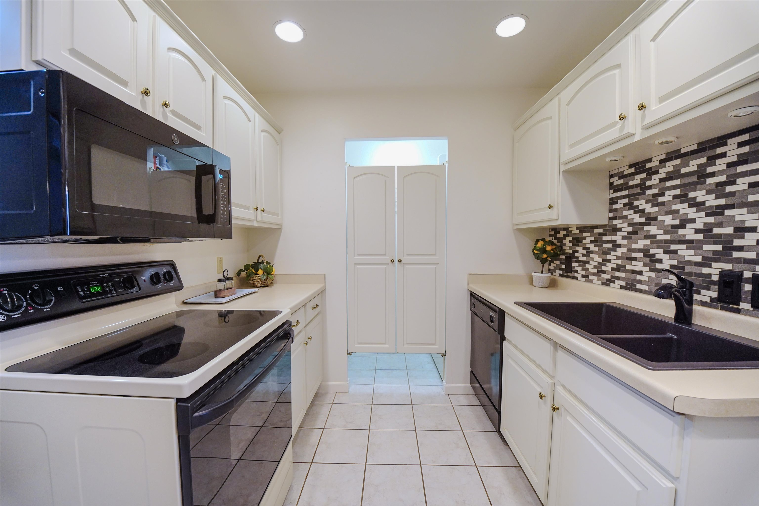 3625 N 6TH STREET, Wausau, Wisconsin 54403, 2 Bedrooms Bedrooms, 24 Rooms Rooms,2 BathroomsBathrooms,Residential,For Sale,3625 N 6TH STREET,22601262