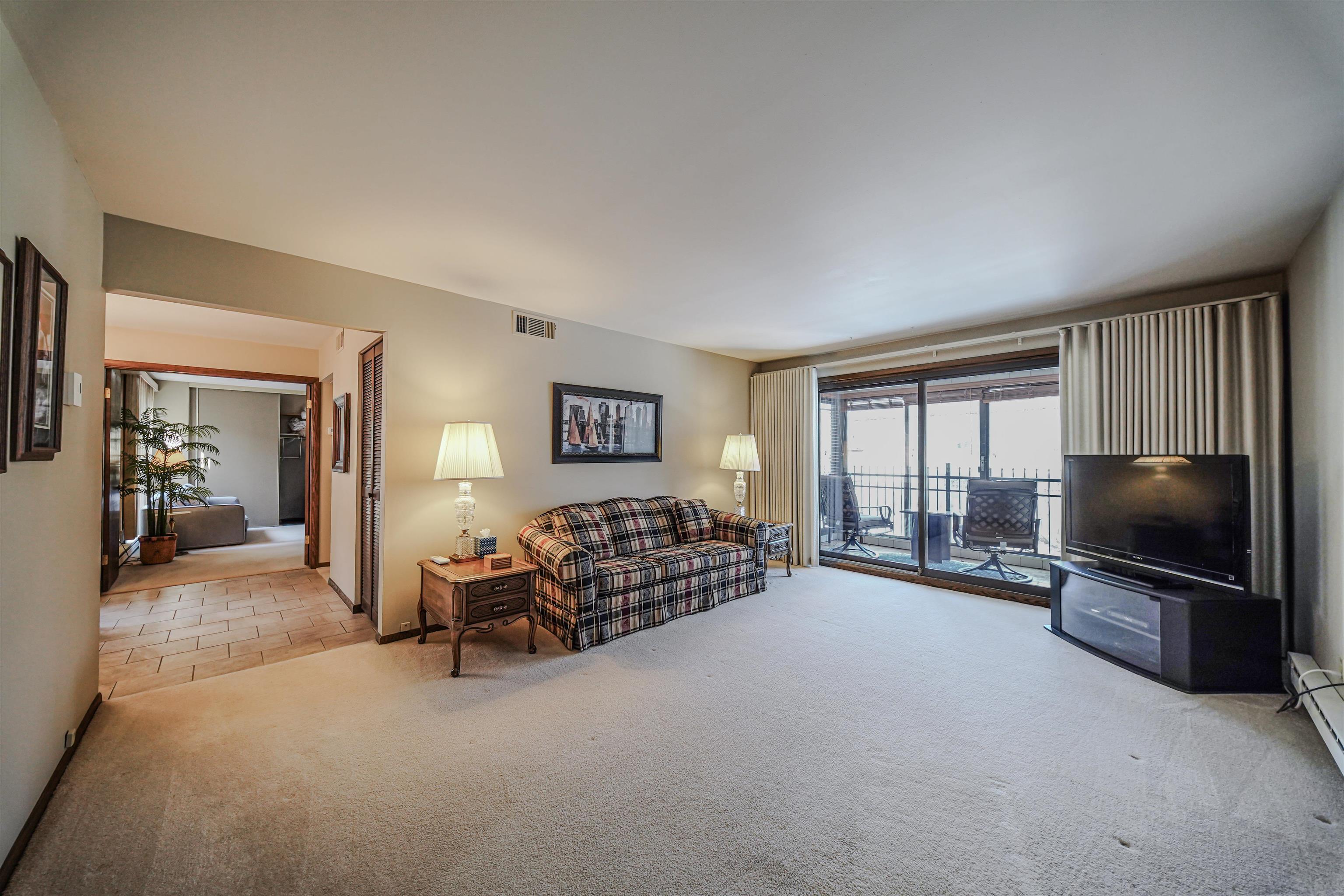 3625 N 6TH STREET, Wausau, Wisconsin 54403, 2 Bedrooms Bedrooms, 24 Rooms Rooms,2 BathroomsBathrooms,Residential,For Sale,3625 N 6TH STREET,22601262