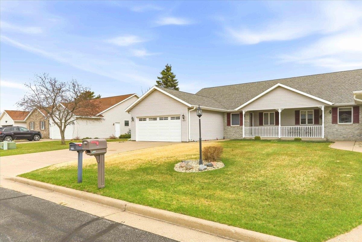 4641 RIDGEVIEW COURT, Wisconsin Rapids, Wisconsin 54494, 2 Bedrooms Bedrooms, ,3 BathroomsBathrooms,Residential,For Sale,4641 RIDGEVIEW COURT,22601263