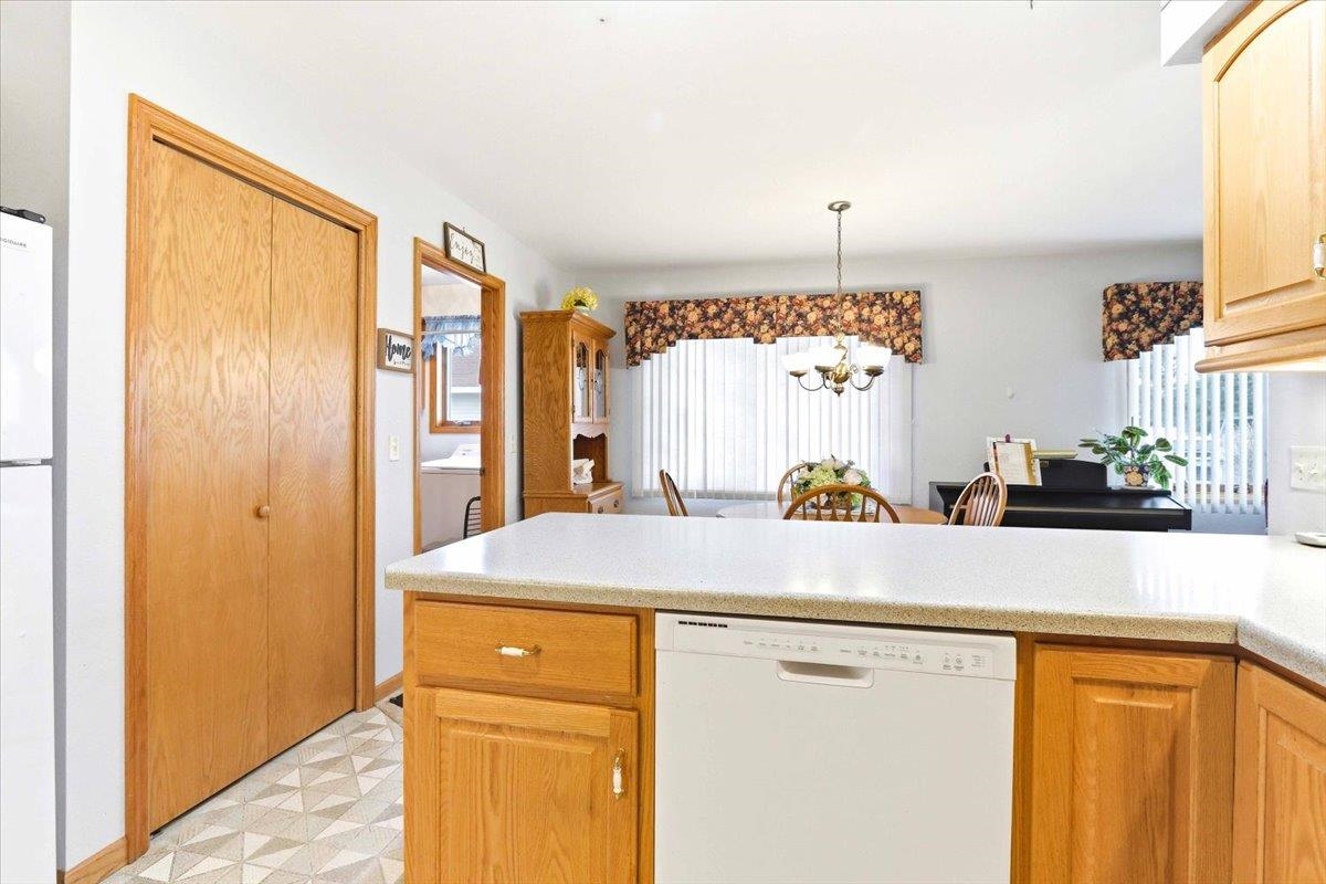 4641 RIDGEVIEW COURT, Wisconsin Rapids, Wisconsin 54494, 2 Bedrooms Bedrooms, ,3 BathroomsBathrooms,Residential,For Sale,4641 RIDGEVIEW COURT,22601263