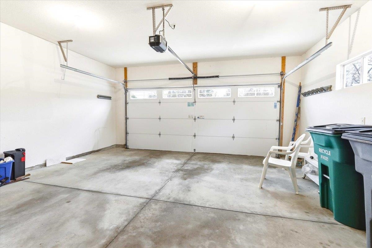4641 RIDGEVIEW COURT, Wisconsin Rapids, Wisconsin 54494, 2 Bedrooms Bedrooms, ,3 BathroomsBathrooms,Residential,For Sale,4641 RIDGEVIEW COURT,22601263