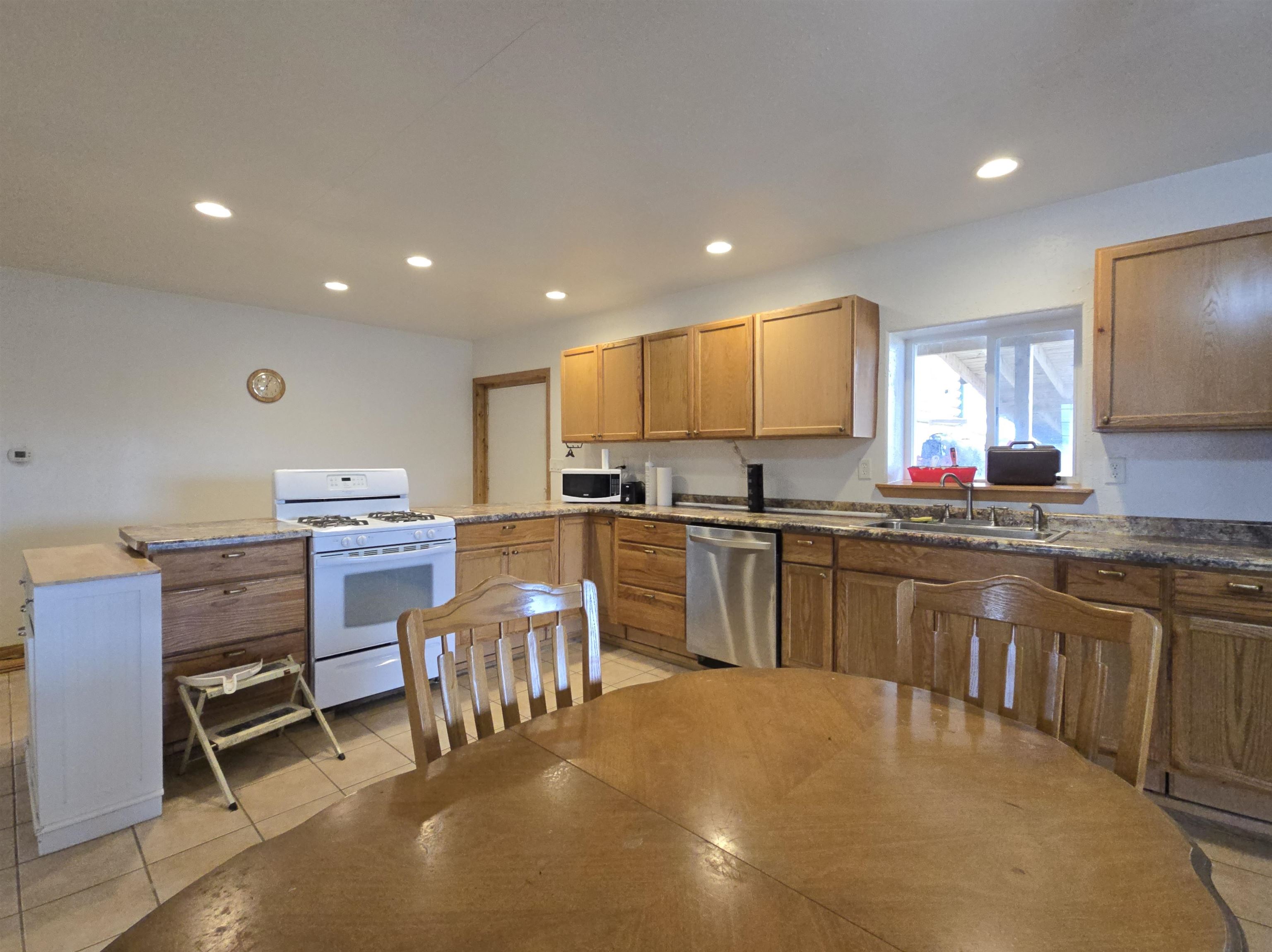 5404 YETTER ROAD, Pittsville, Wisconsin 54466-9717, 4 Bedrooms Bedrooms, ,3 BathroomsBathrooms,Residential,For Sale,5404 YETTER ROAD,22601267