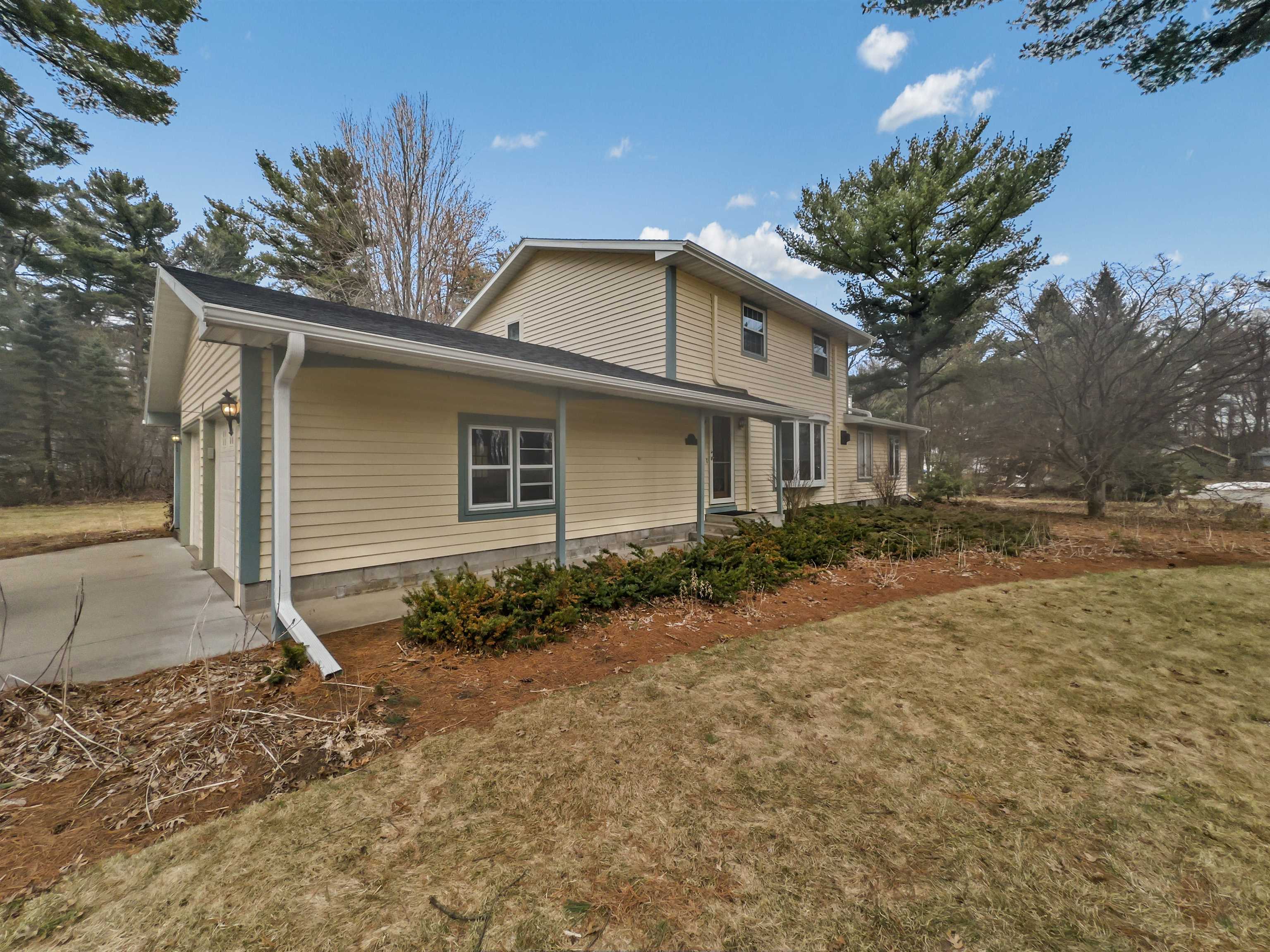 2960 SHADY LANE, Wisconsin Rapids, Wisconsin 54494-6233, 4 Bedrooms Bedrooms, ,2 BathroomsBathrooms,Residential,For Sale,2960 SHADY LANE,22601268