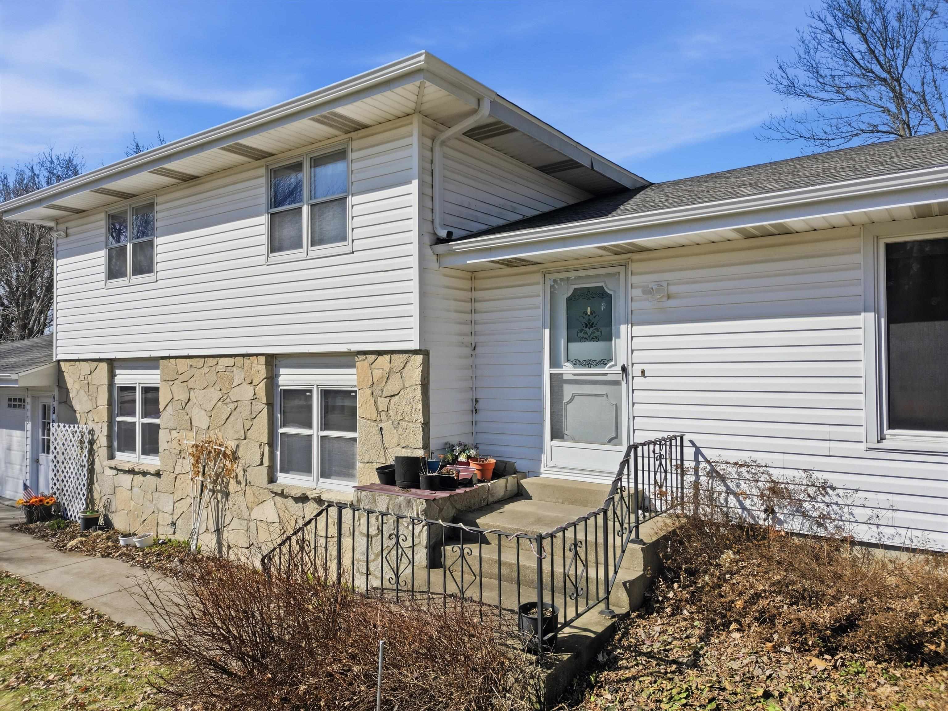 1906 S CEDAR AVENUE, Marshfield, Wisconsin 54449, 4 Bedrooms Bedrooms, ,2 BathroomsBathrooms,Residential,For Sale,1906 S CEDAR AVENUE,22601275