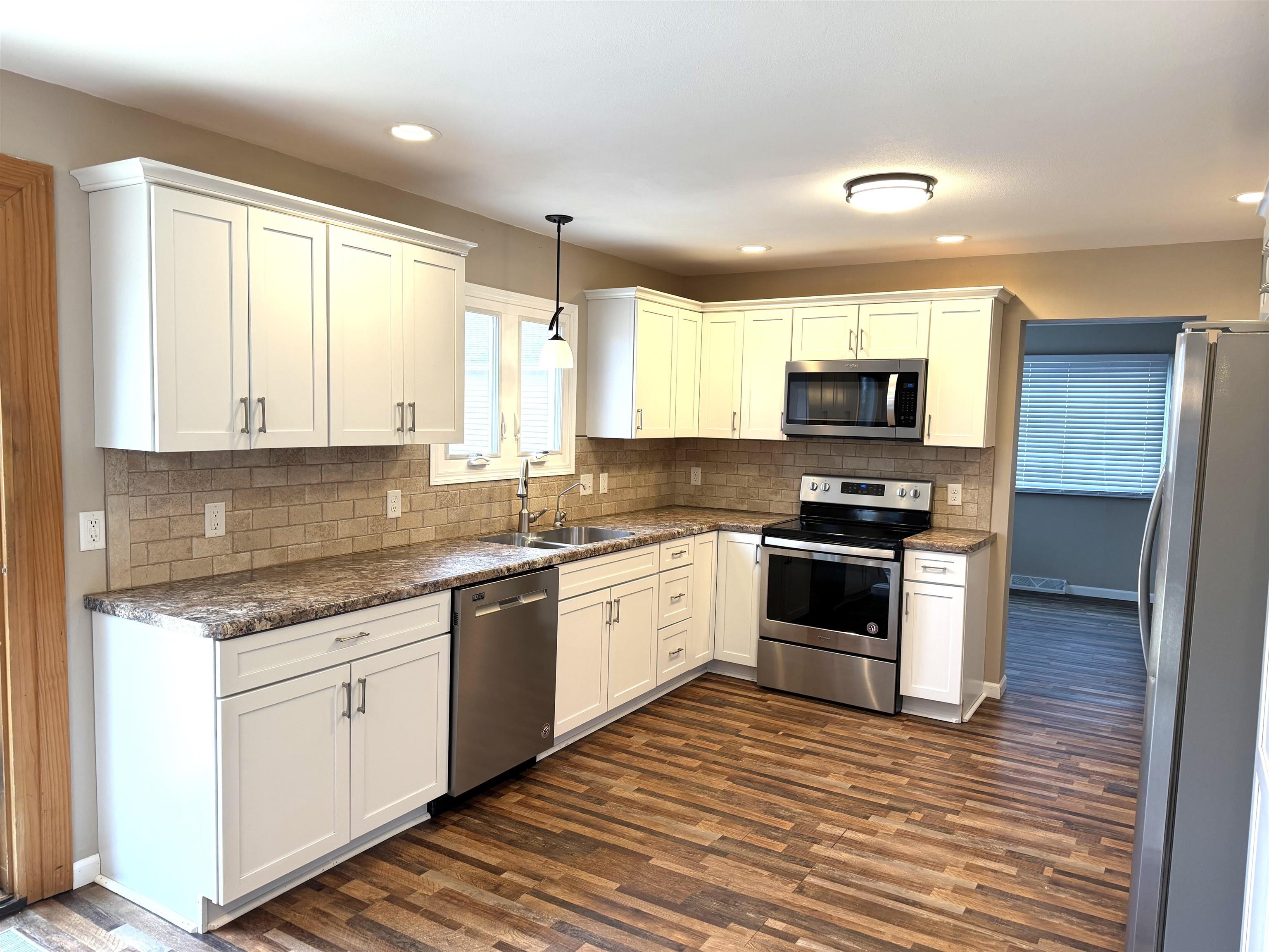 1105 RIDGE ROAD, Marshfield, Wisconsin 54449, 4 Bedrooms Bedrooms, ,2 BathroomsBathrooms,Residential,For Sale,1105 RIDGE ROAD,22601280