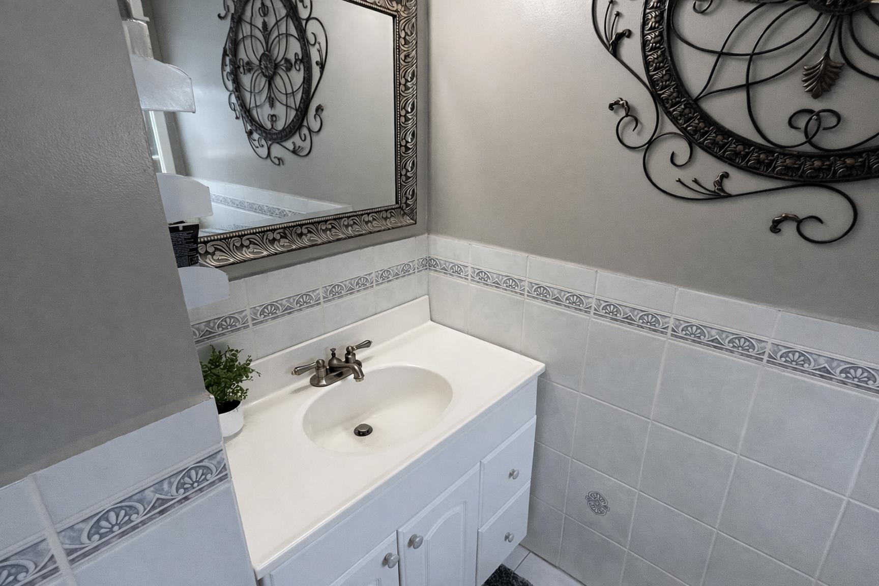 1607 N ADAMS AVENUE, Marshfield, Wisconsin 54449, 5 Bedrooms Bedrooms, ,3 BathroomsBathrooms,Residential,For Sale,1607 N ADAMS AVENUE,22601281