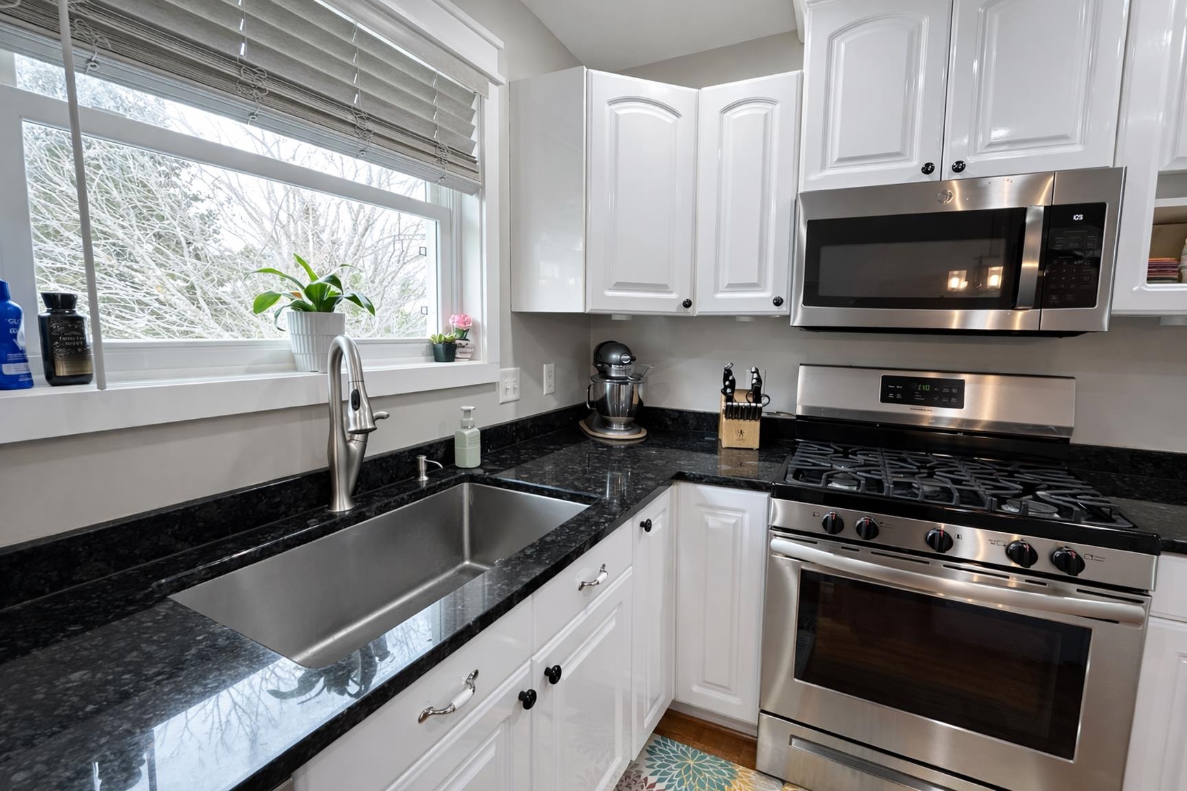 1607 N ADAMS AVENUE, Marshfield, Wisconsin 54449, 5 Bedrooms Bedrooms, ,3 BathroomsBathrooms,Residential,For Sale,1607 N ADAMS AVENUE,22601281