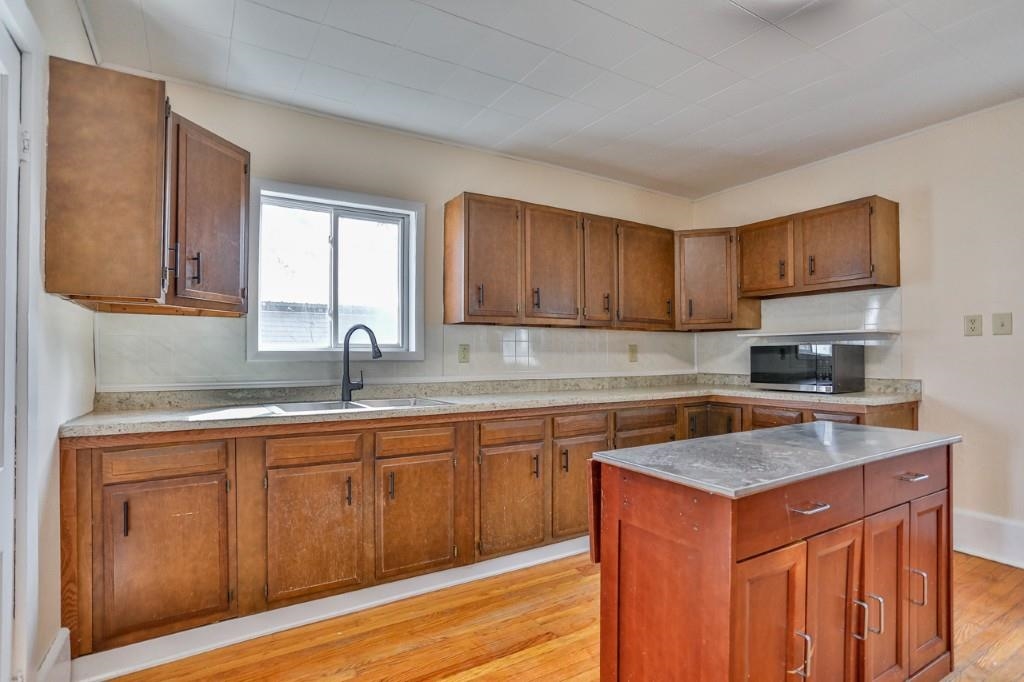 300 E 9TH STREET, Marshfield, Wisconsin 54449, 4 Bedrooms Bedrooms, ,2 BathroomsBathrooms,Residential,For Sale,300 E 9TH STREET,22601284